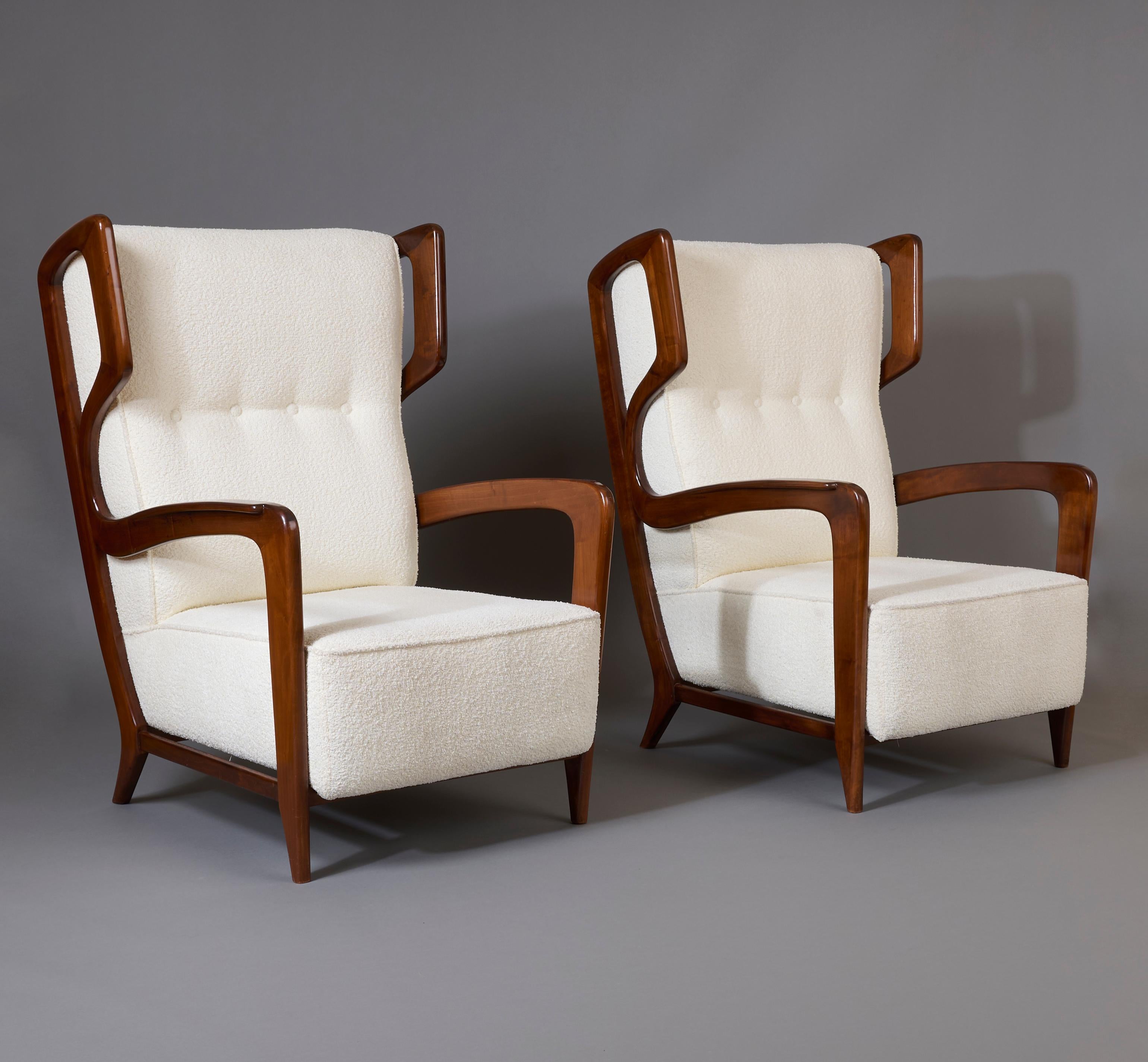 Bouclé Gio Ponti, Exceptional Pair of Rare Wingback Armchairs in Walnut, Italy, 1940s For Sale