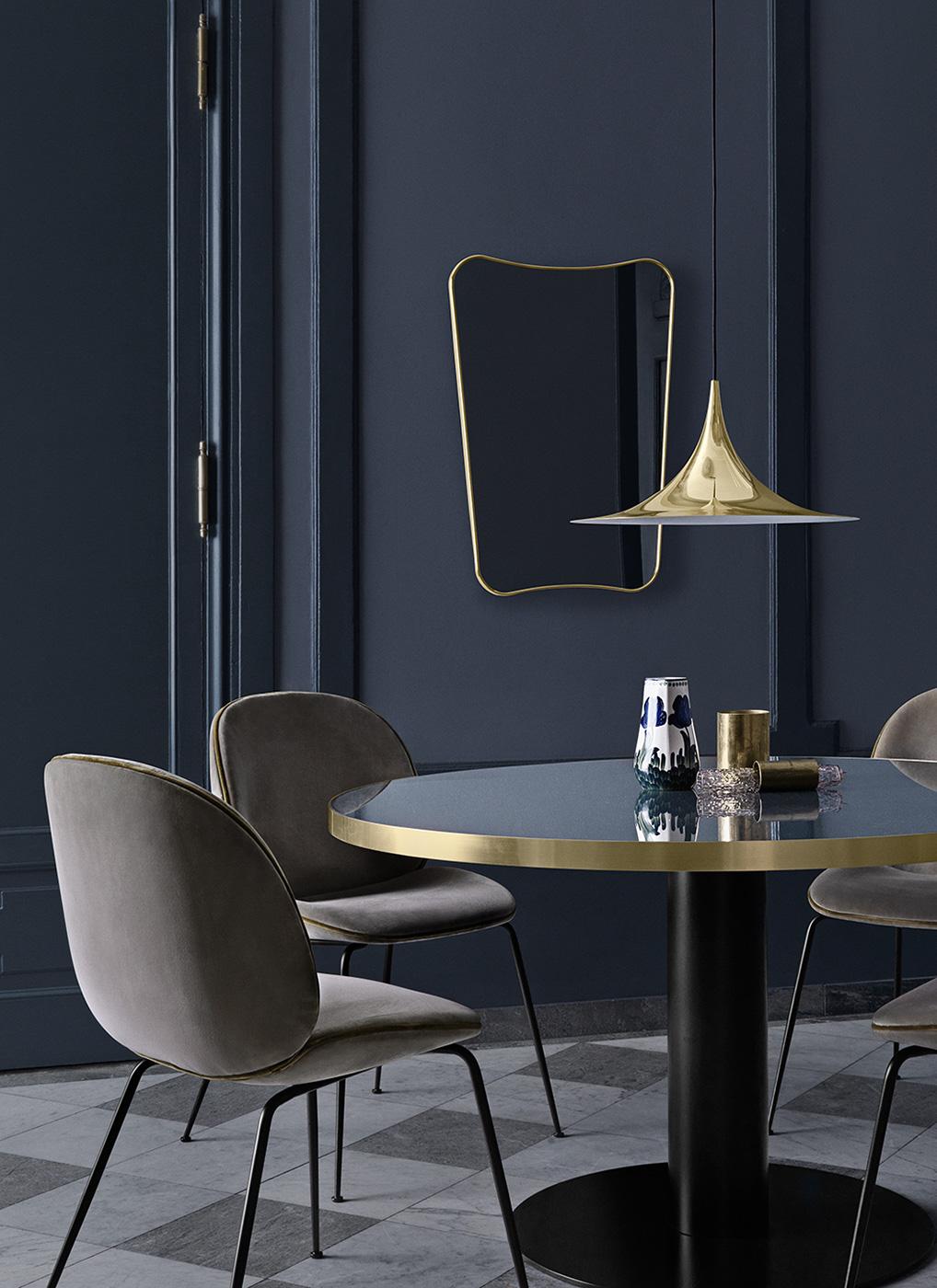 Danese Gio Ponti F.A. 33 Specchio da parete in ottone lucido 54 x 80 cm per Gubi in vendita
