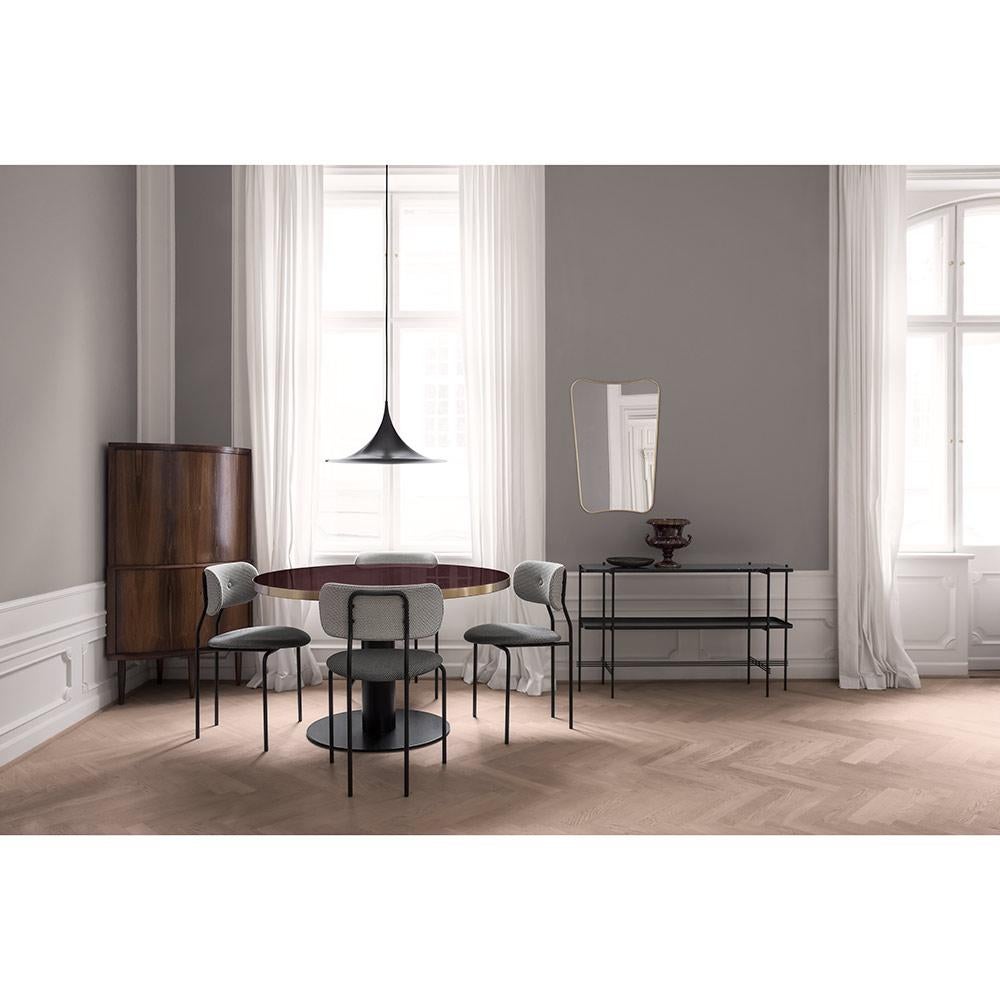 Lucidato Gio Ponti F.A. 33 Specchio da parete in ottone lucido 54 x 80 cm per Gubi in vendita