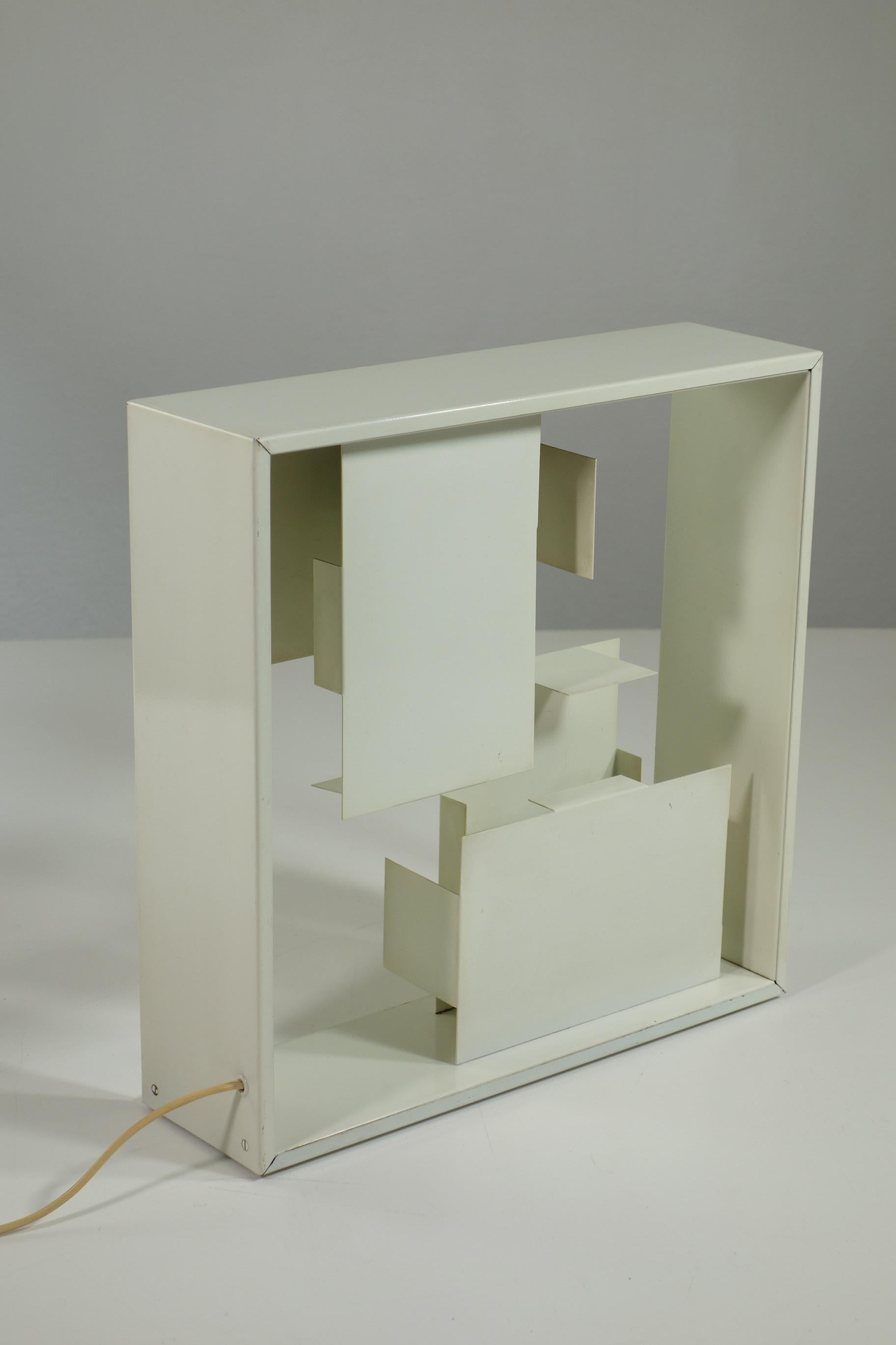 Modern Gio Ponti Fato Artemide Italian Design White Table Lamp 1967 For Sale