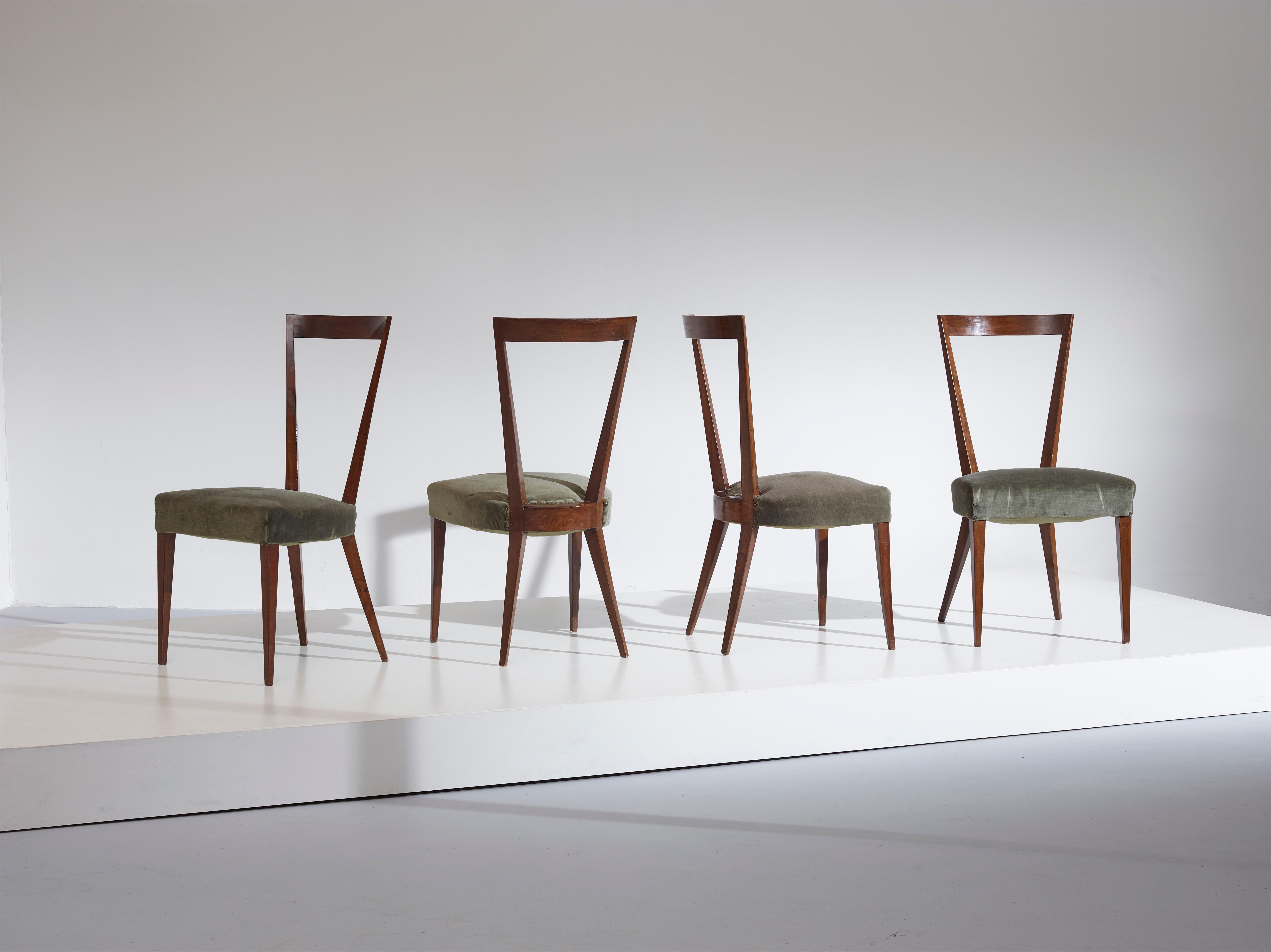 Very rare set of four dining chairs designed in the 1938 by Gio Ponti and produced by Casa e Giardino, Italy.

Classic elegance and modern essentiality are the main traits of the lines of this model which have been developed starting from the