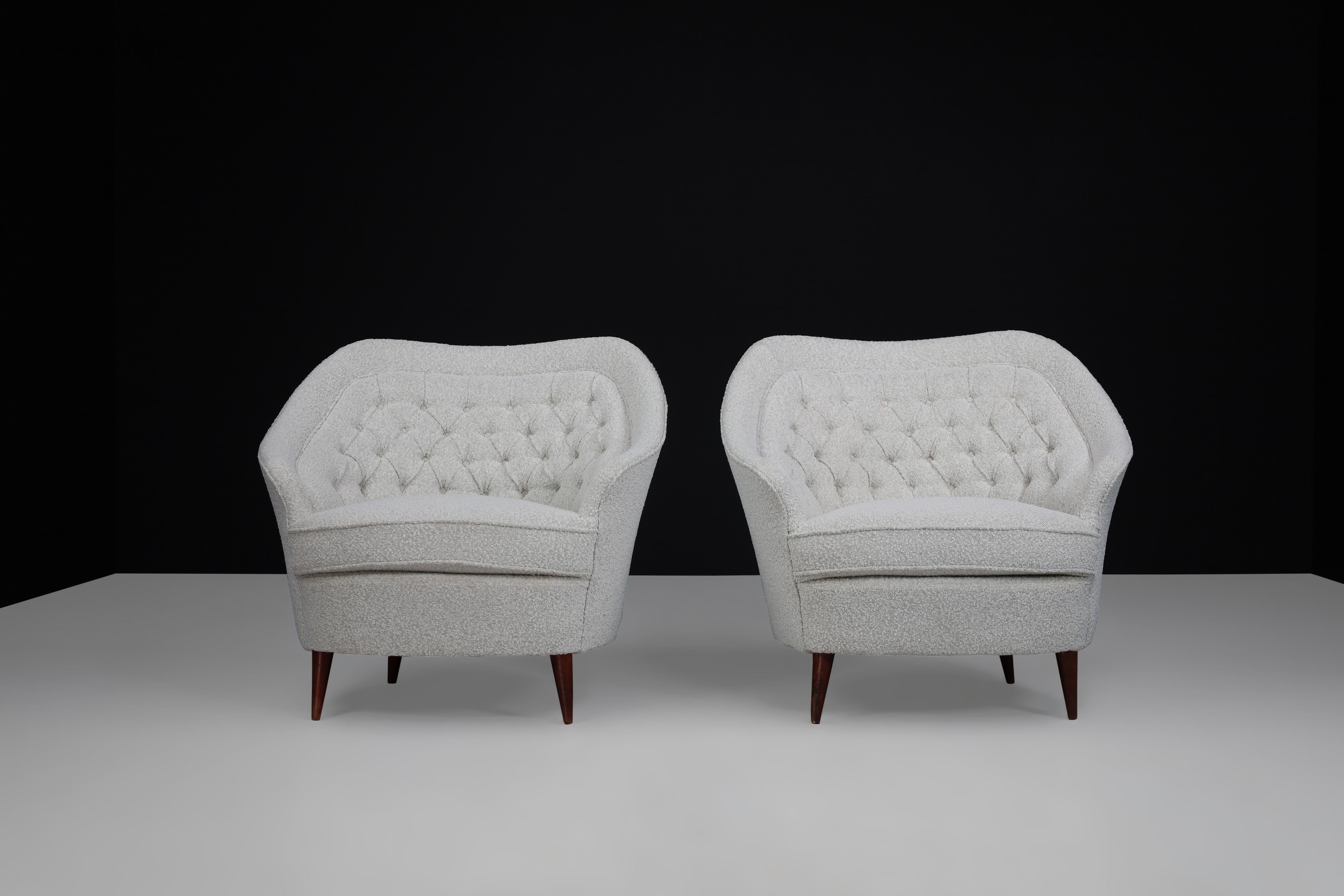 Gio Ponti for Casa E Giardino Midcentury Armchairs in Bouclé Upholstery, Italy In Good Condition For Sale In Almelo, NL