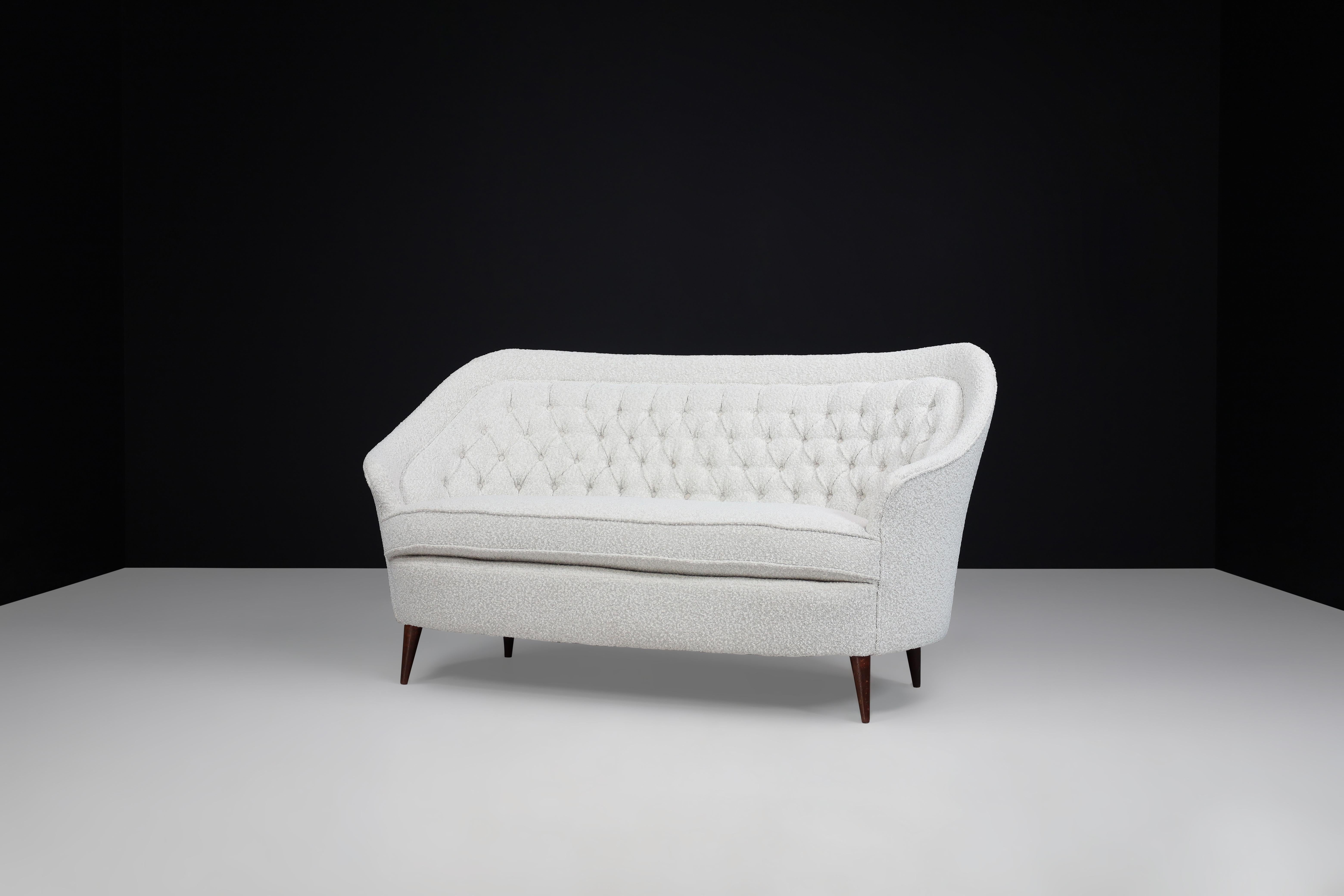 Italian Gio Ponti for Casa E Giardino Midcentury Sofa in Bouclé Upholstery Italy 1940s  For Sale