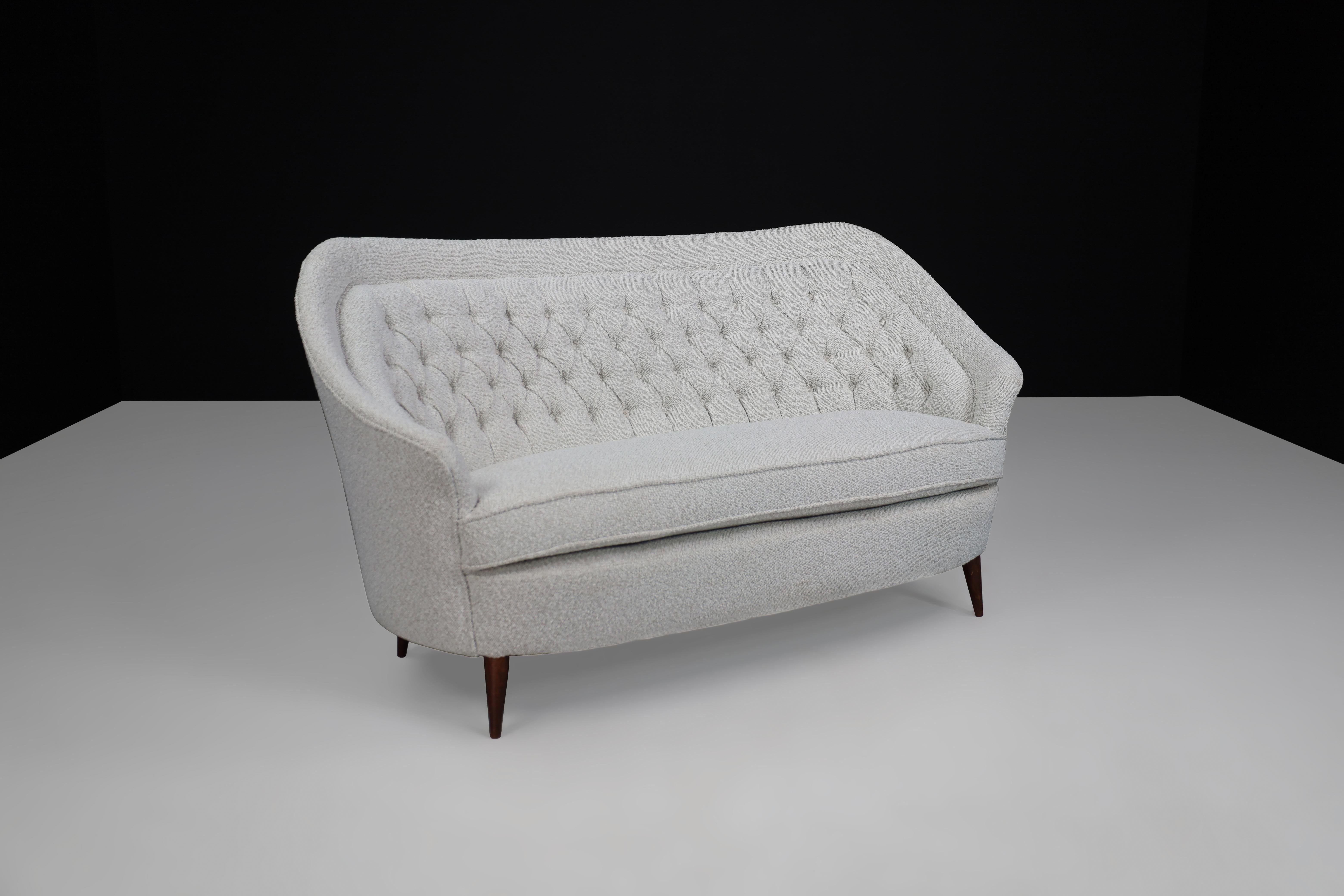 20th Century Gio Ponti for Casa E Giardino Midcentury Sofa in Bouclé Upholstery Italy 1940s  For Sale