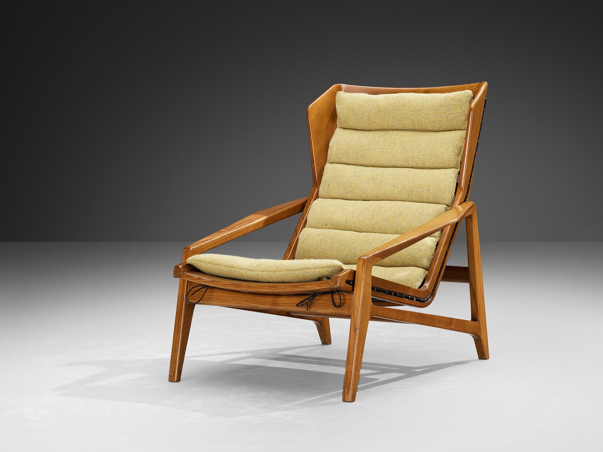 Gio Ponti pour Figli di Amadeo Cassina, chaise longue, modèle '811', châtaigne, tissu, caoutchouc, métal enduit, Italie, design 1957

Fabriquée en 1957, cette rare chaise longue modèle '811' est conçue par Gio Ponti pour Figli di Amadeo Cassina. Ce