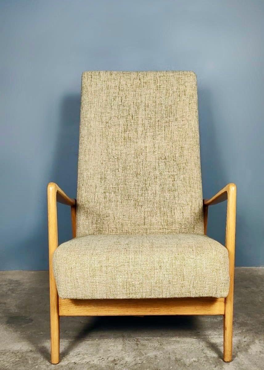 Nouveau stock ✅

Modèle 829 Hotel PDP Sorrento Italian Ash Lounge Chair by Gio Ponti for Cassina

Chaise longue modèle 829 de Cassina en 1960.

Produite à l'origine par Arnestad Bruk, cette chaise a été reprise sous licence par Cassina en Italie. La