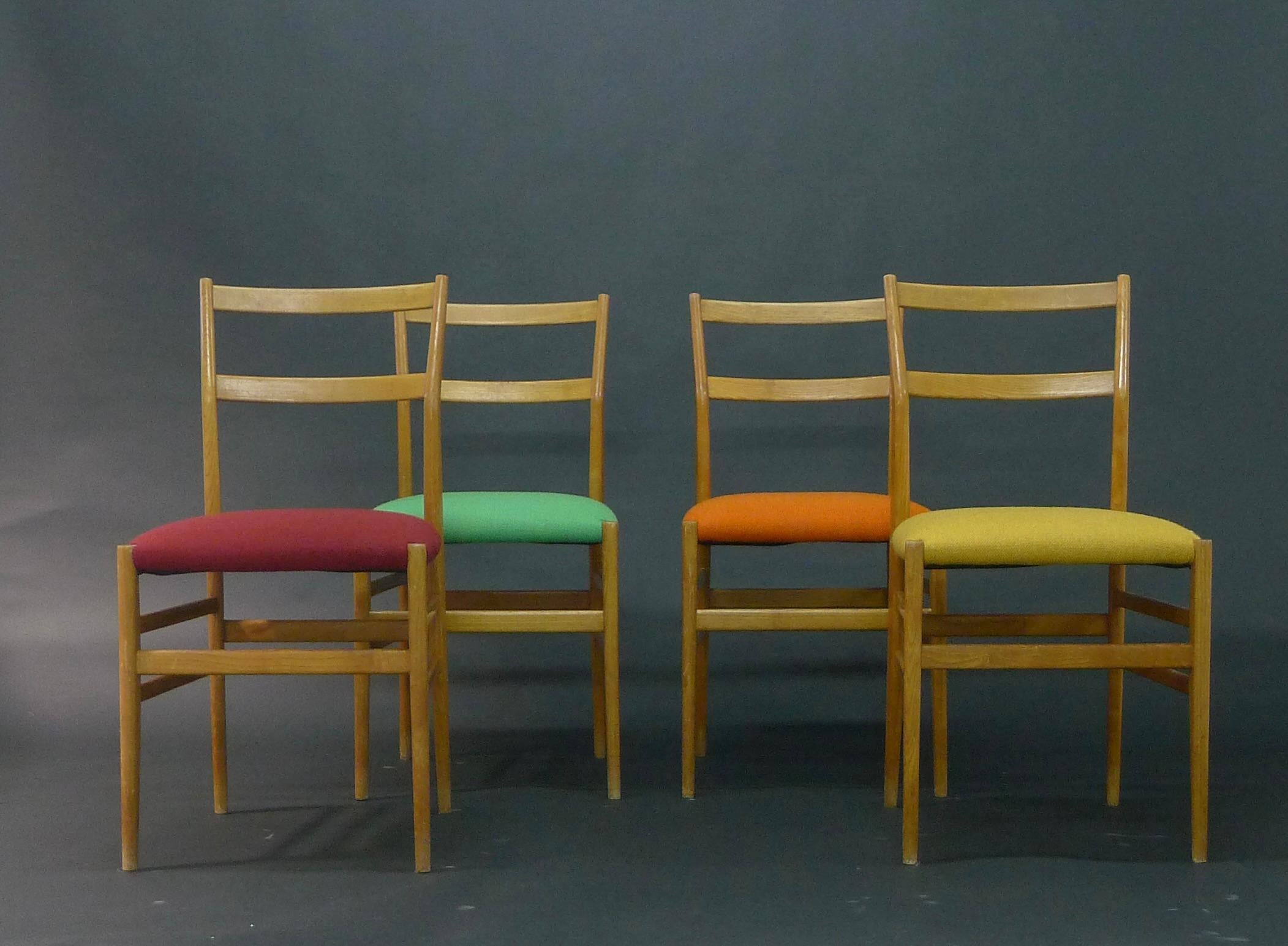 Gio Ponti for Cassina, Harlequin Set of Leggera Chairs, Model 646 in Ash, 1950s For Sale 1