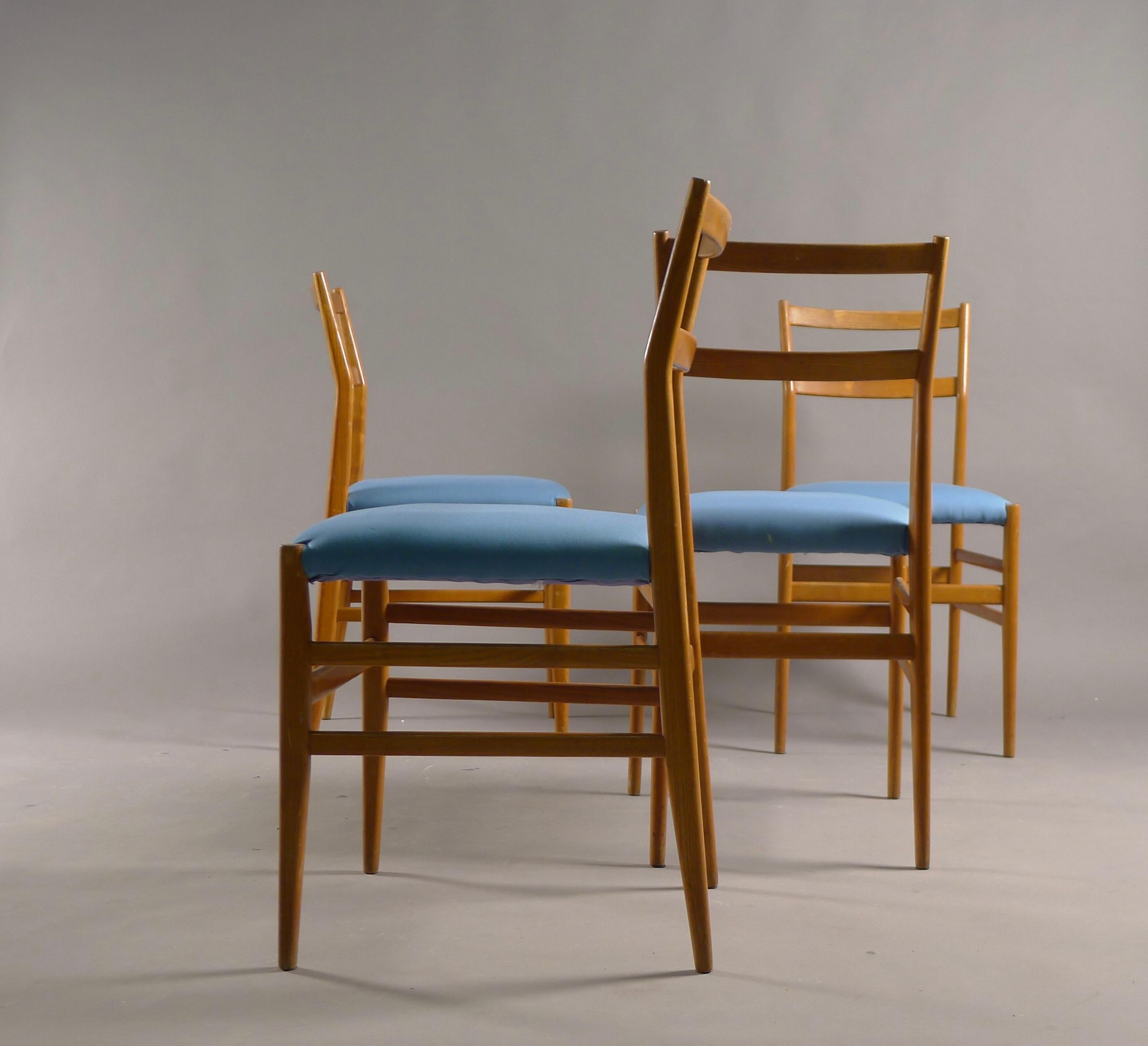 italien Gio Ponti pour Cassina, Italie, 1952, ensemble de quatre chaises 