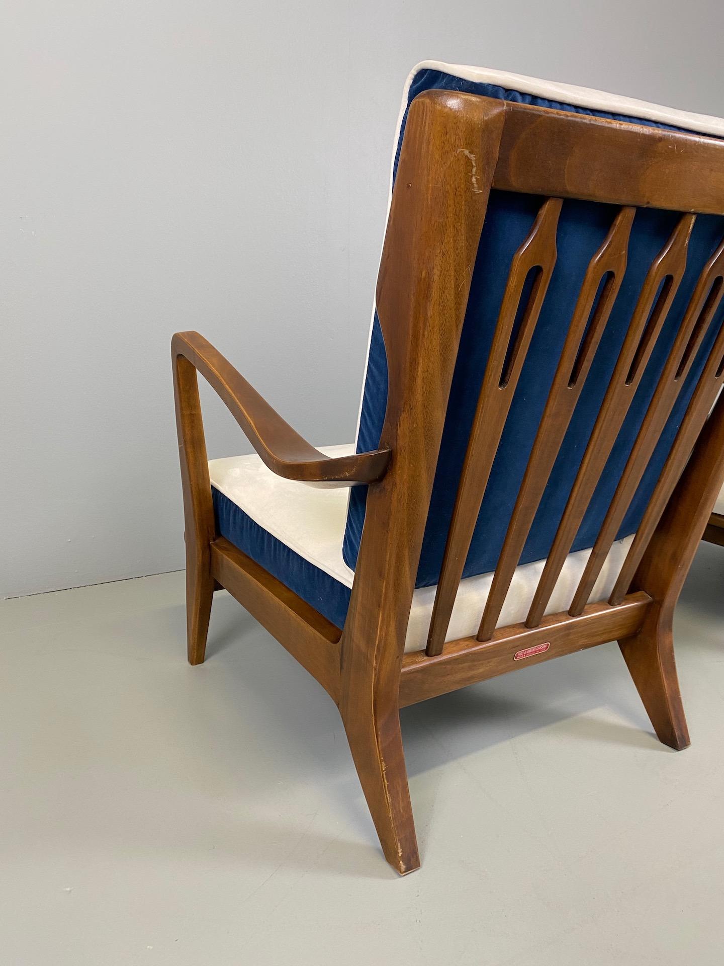 Gio Ponti for Cassina Pair of Walnut Armchairs Model 516 7