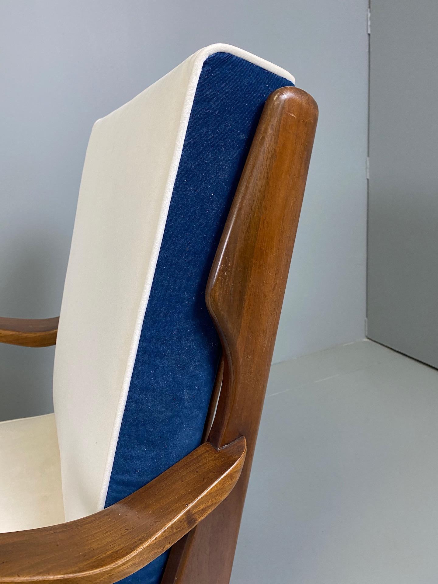 Gio Ponti for Cassina Pair of Walnut Armchairs Model 516 9