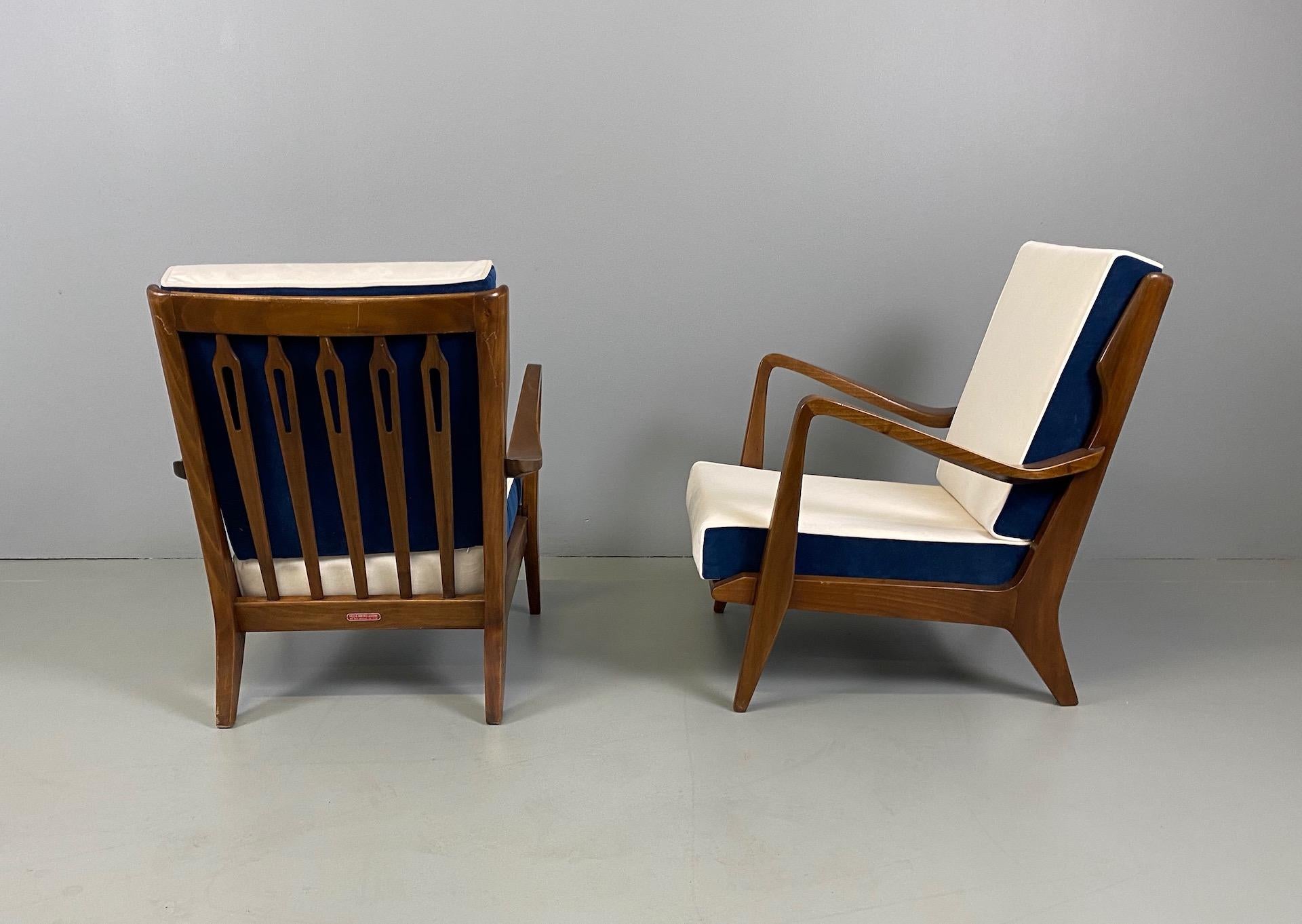 Gio Ponti for Cassina Pair of Walnut Armchairs Model 516 1