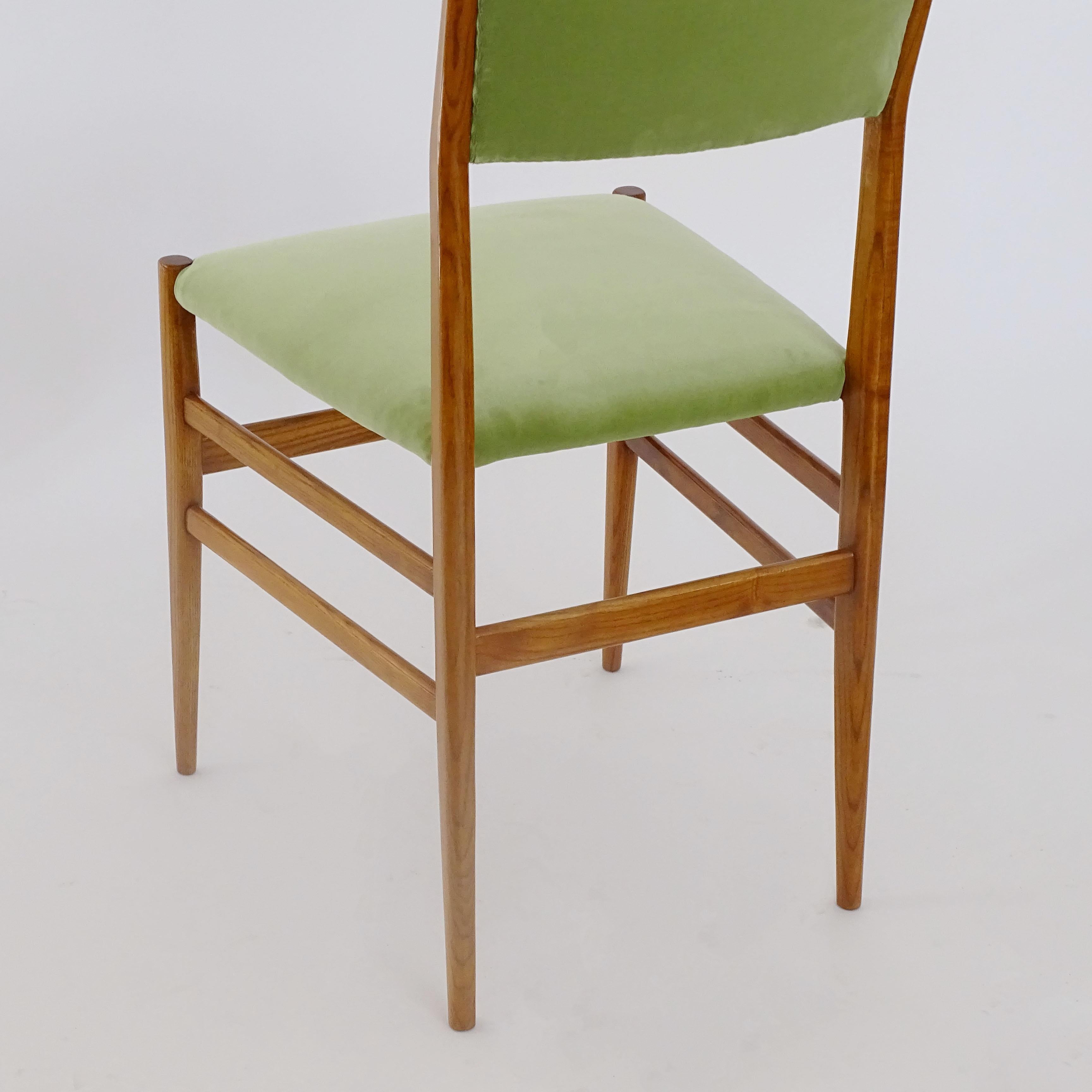 Mid-Century Modern Gio Ponti pour Cassina ensemble de quatre chaises de salle à manger Leggera, Italie années 1950 en vente