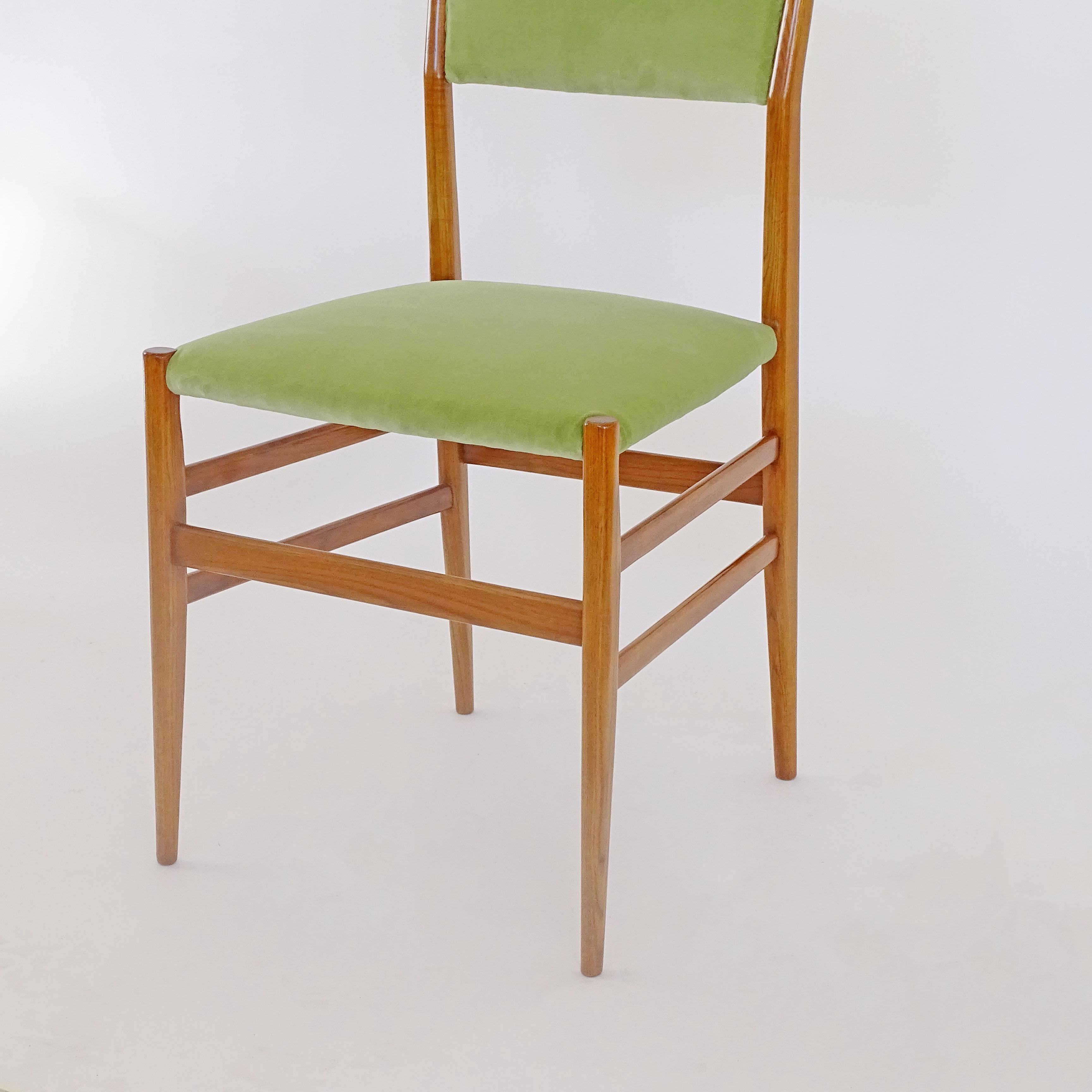 Gio Ponti para Cassina Juego de cuatro sillas de comedor Leggera, Italia Años 50 mediados del siglo XX