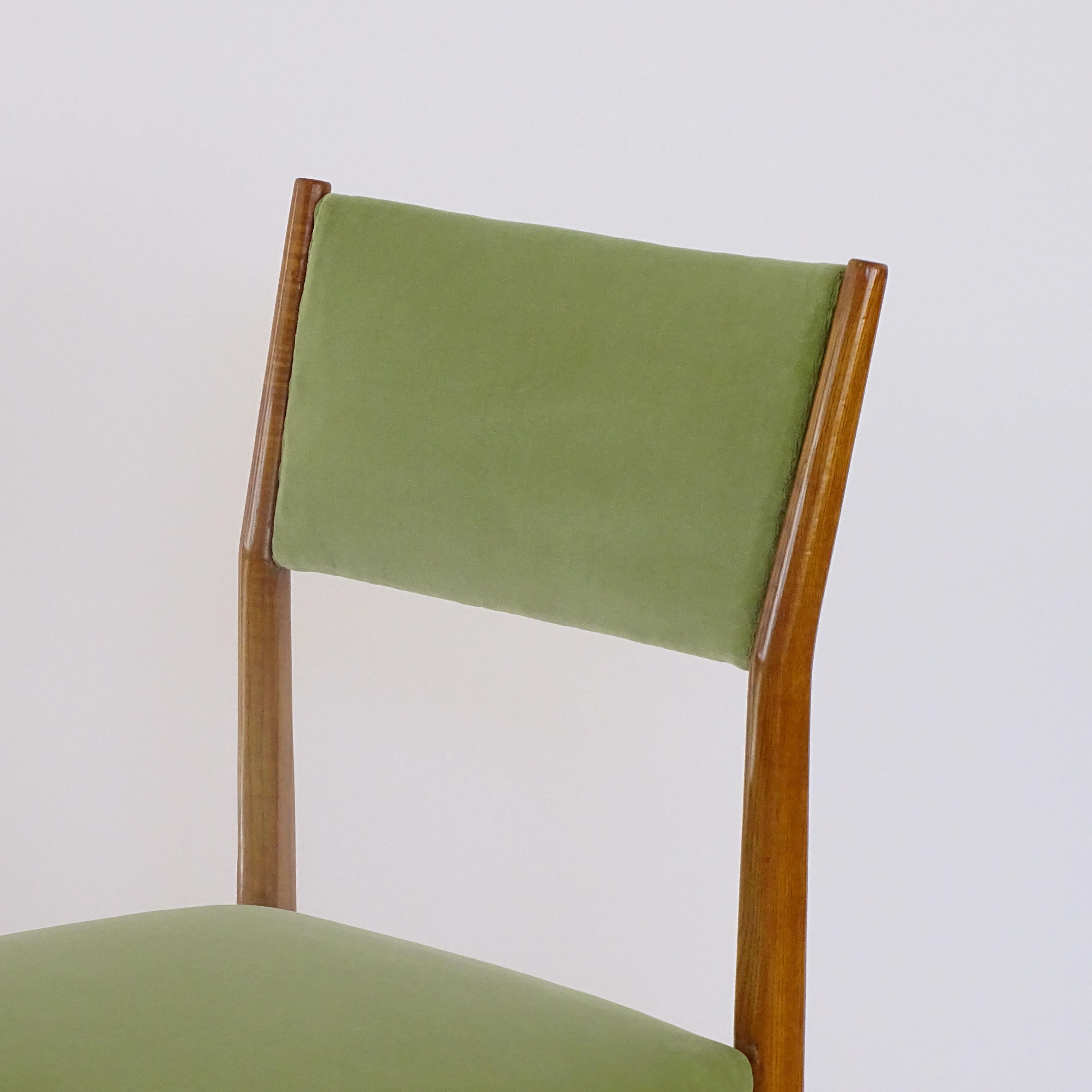 Upholstery Gio Ponti for Cassina set of four Leggera dining chairs, Italy 1950s For Sale