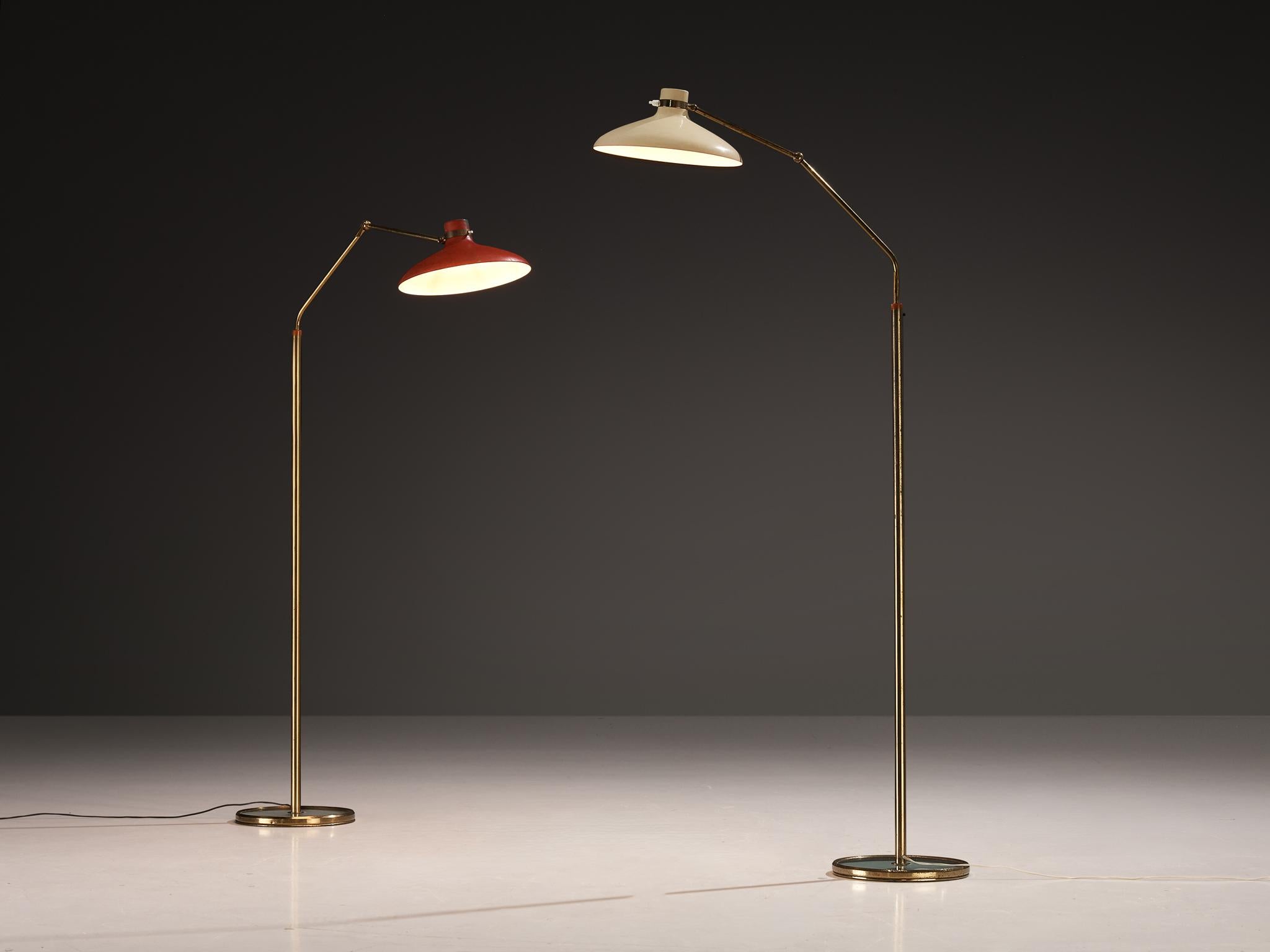 Gio Ponti per Fontana Arte, lampada da terra 'Parco dei Principi' modello '1967', ottone, vetro, alluminio rivestito, bachelite, Italia, circa 1960

Questa elegante lampada da terra di Gio Ponti si basa su un progetto originariamente creato per