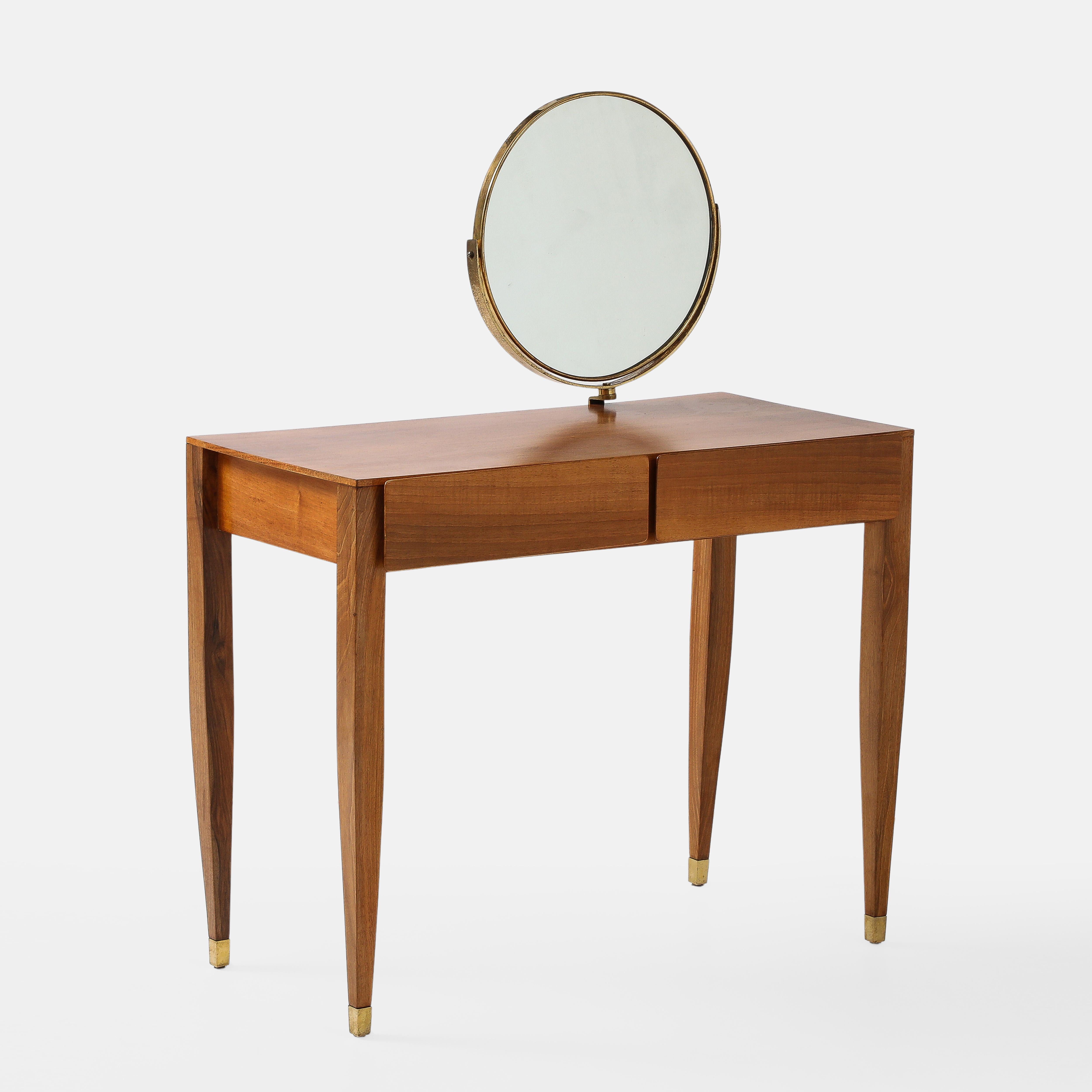 Gio Ponti for Giordano Chiesa rare and original vanity / dressing table or desk with attached original Fontana Arte round mirror for the Hotel Royal, Naples, designed circa 1956. This vanity table or desk is made of ash and ash-veneered wood with