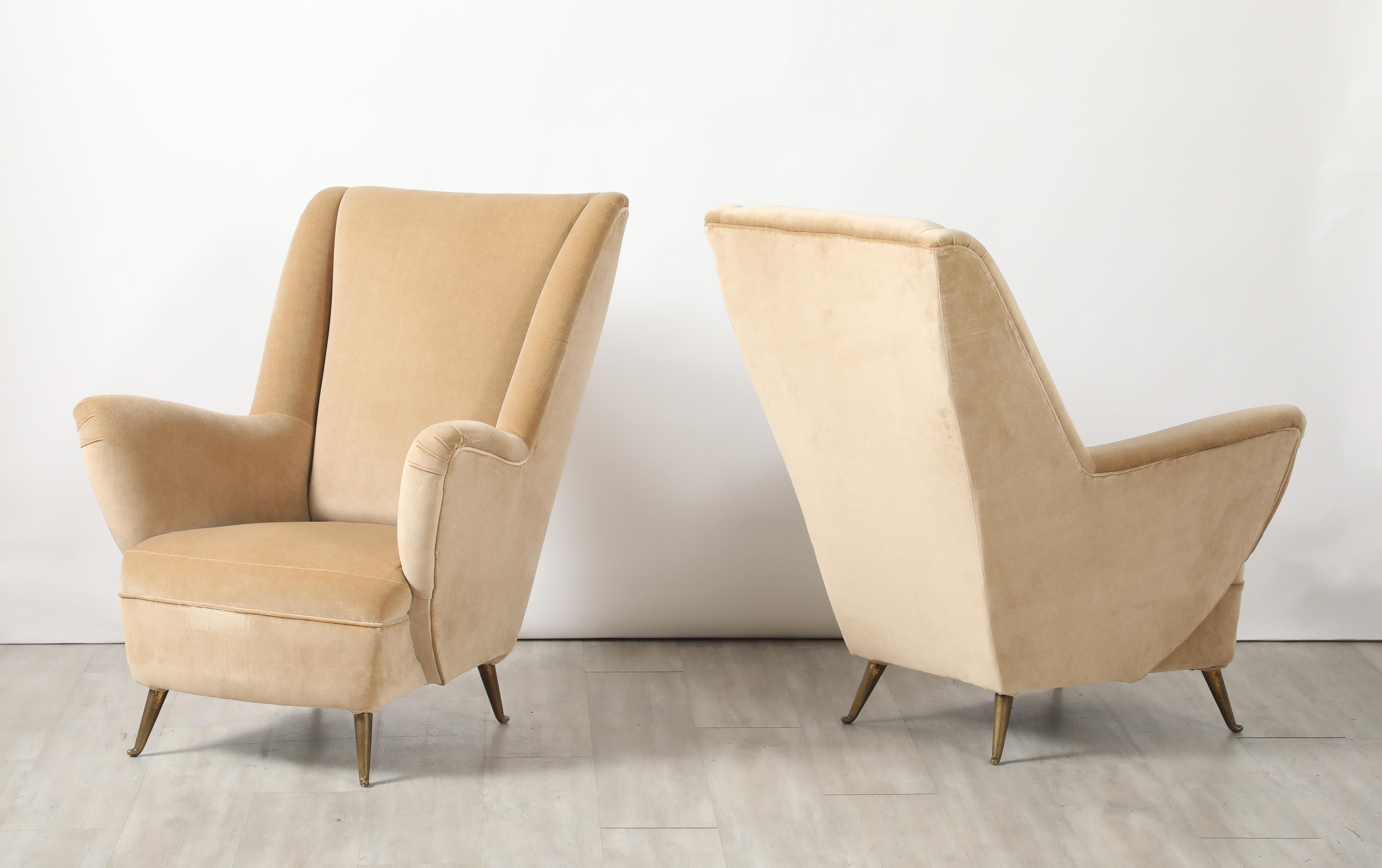 Gio Ponti pour ISA Bergamo Paire de chaises longues à dossier en forme d'aile, vers 1950 en vente 3