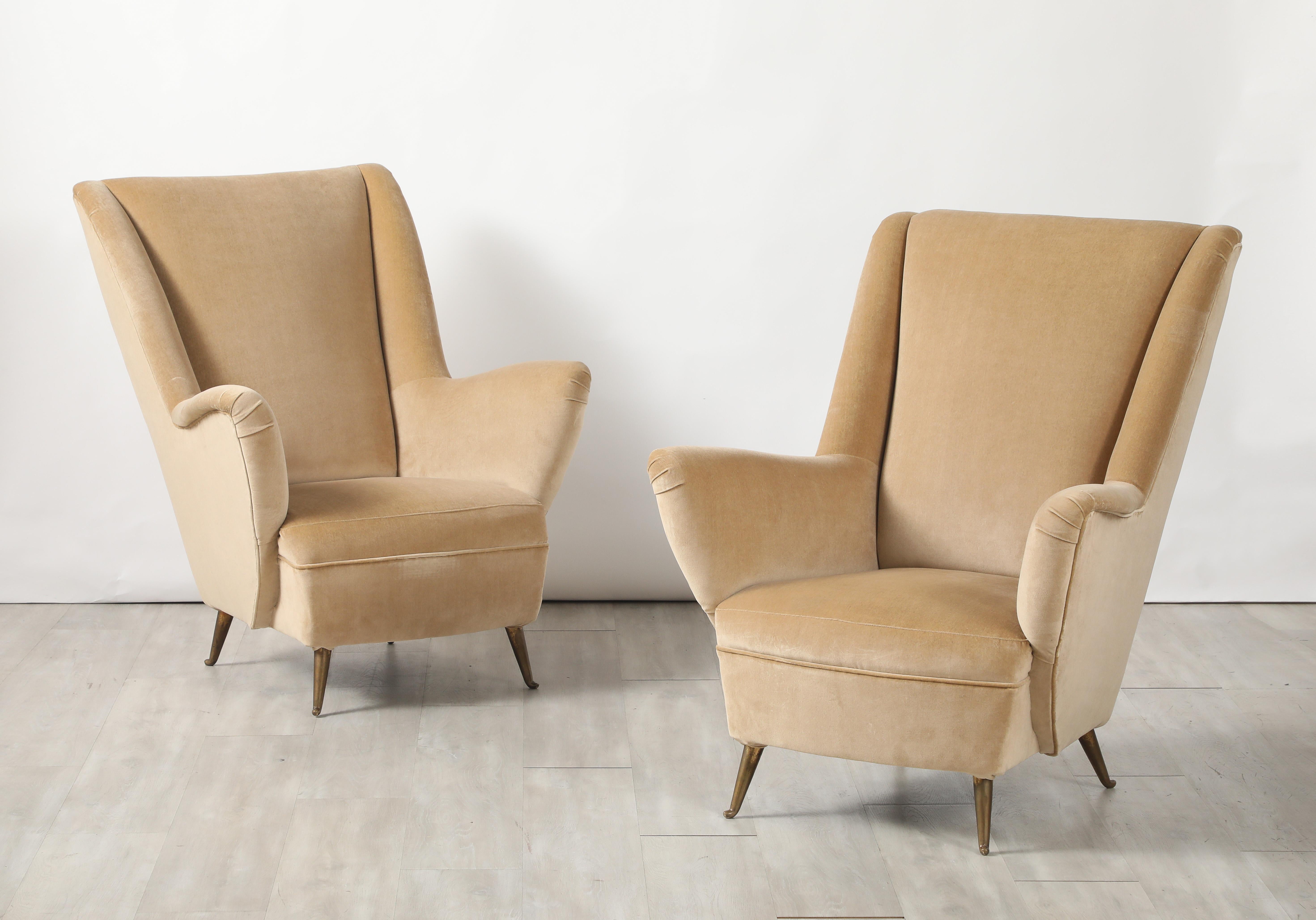 Gio Ponti pour ISA Bergamo Paire de chaises longues à dossier en forme d'aile, vers 1950 en vente 5