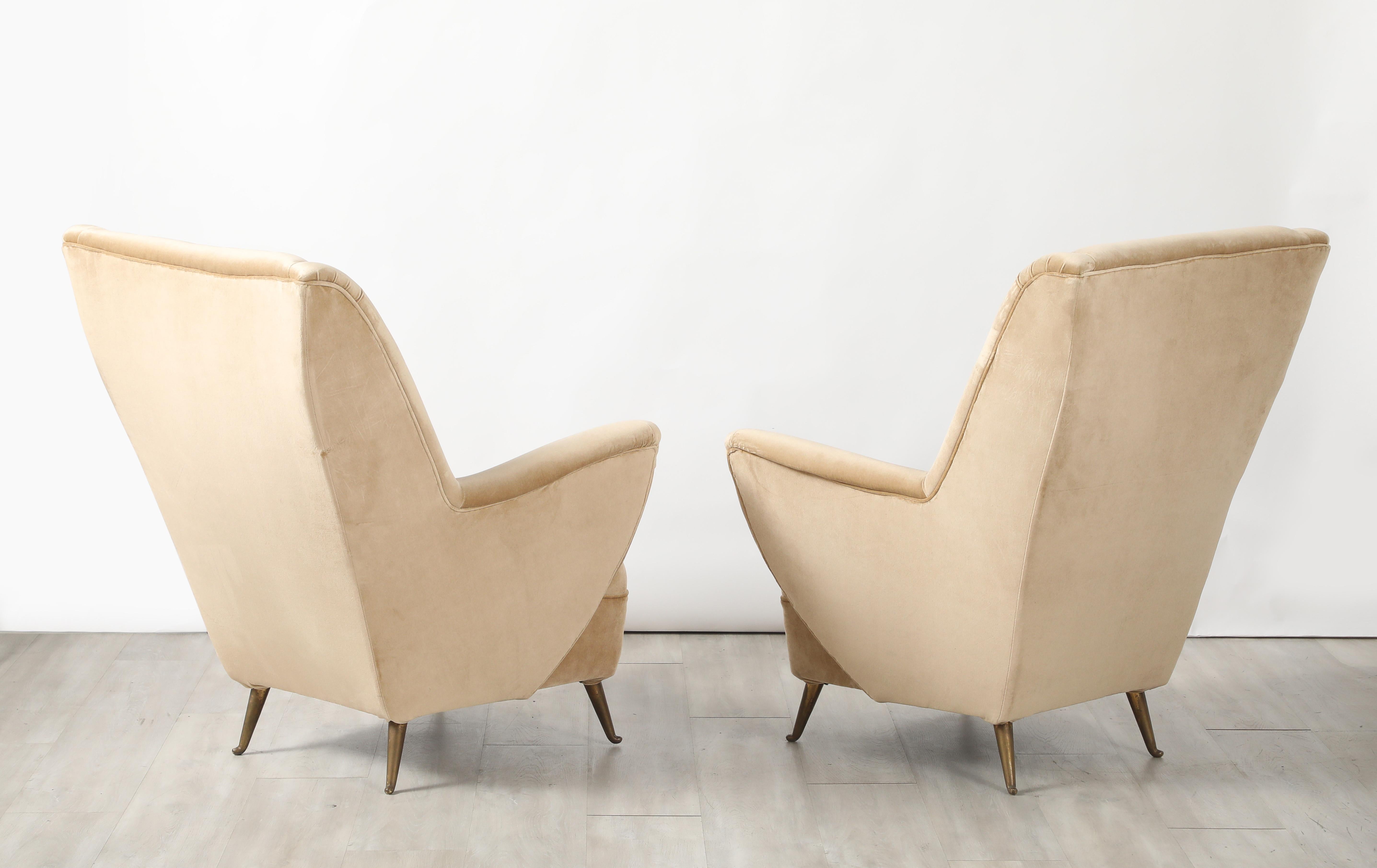 Milieu du XXe siècle Gio Ponti pour ISA Bergamo Paire de chaises longues à dossier en forme d'aile, vers 1950 en vente