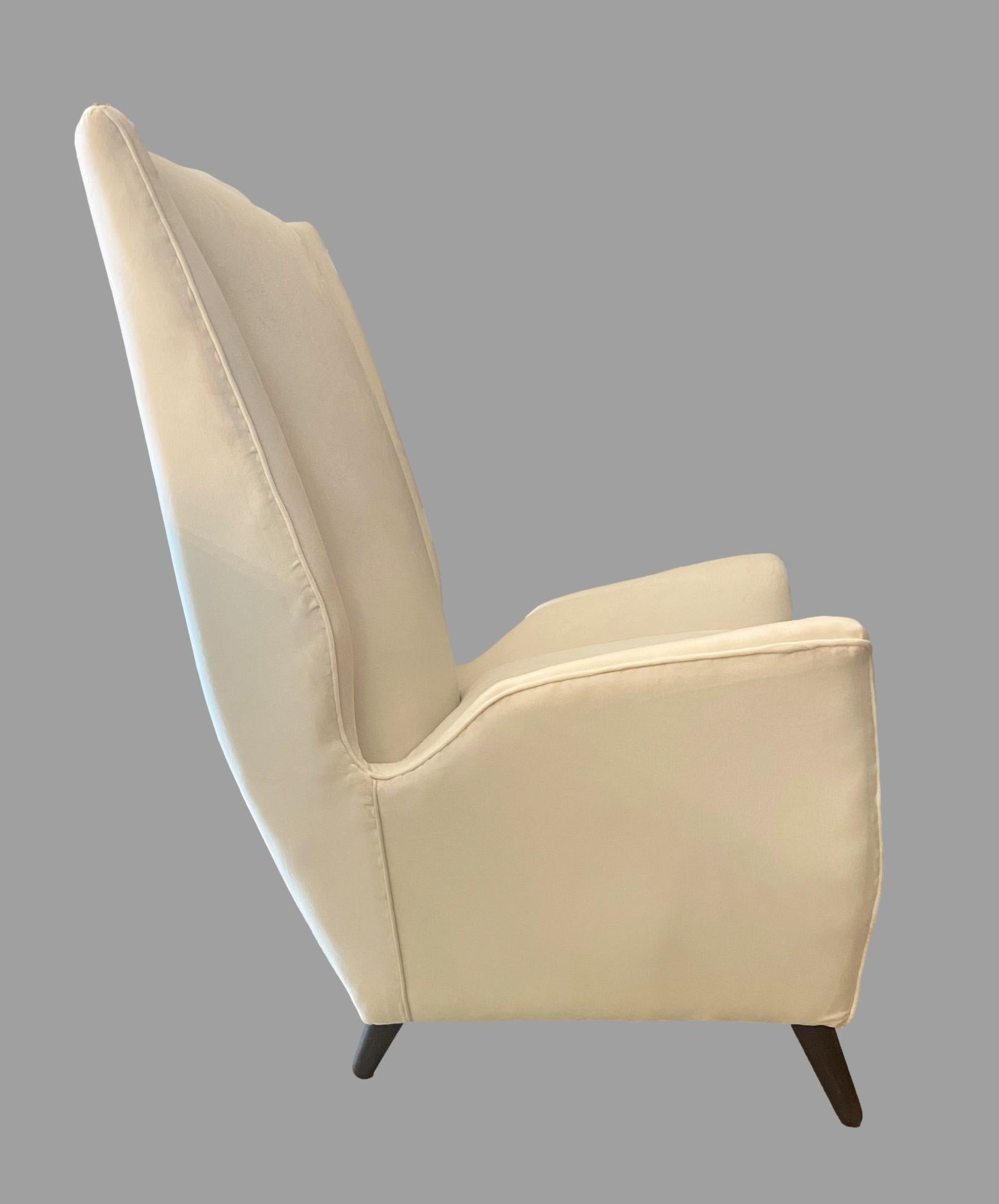 Gio Ponti for ISA High Back Armchair, Italy, 1950s In Excellent Condition For Sale In Naples, IT
