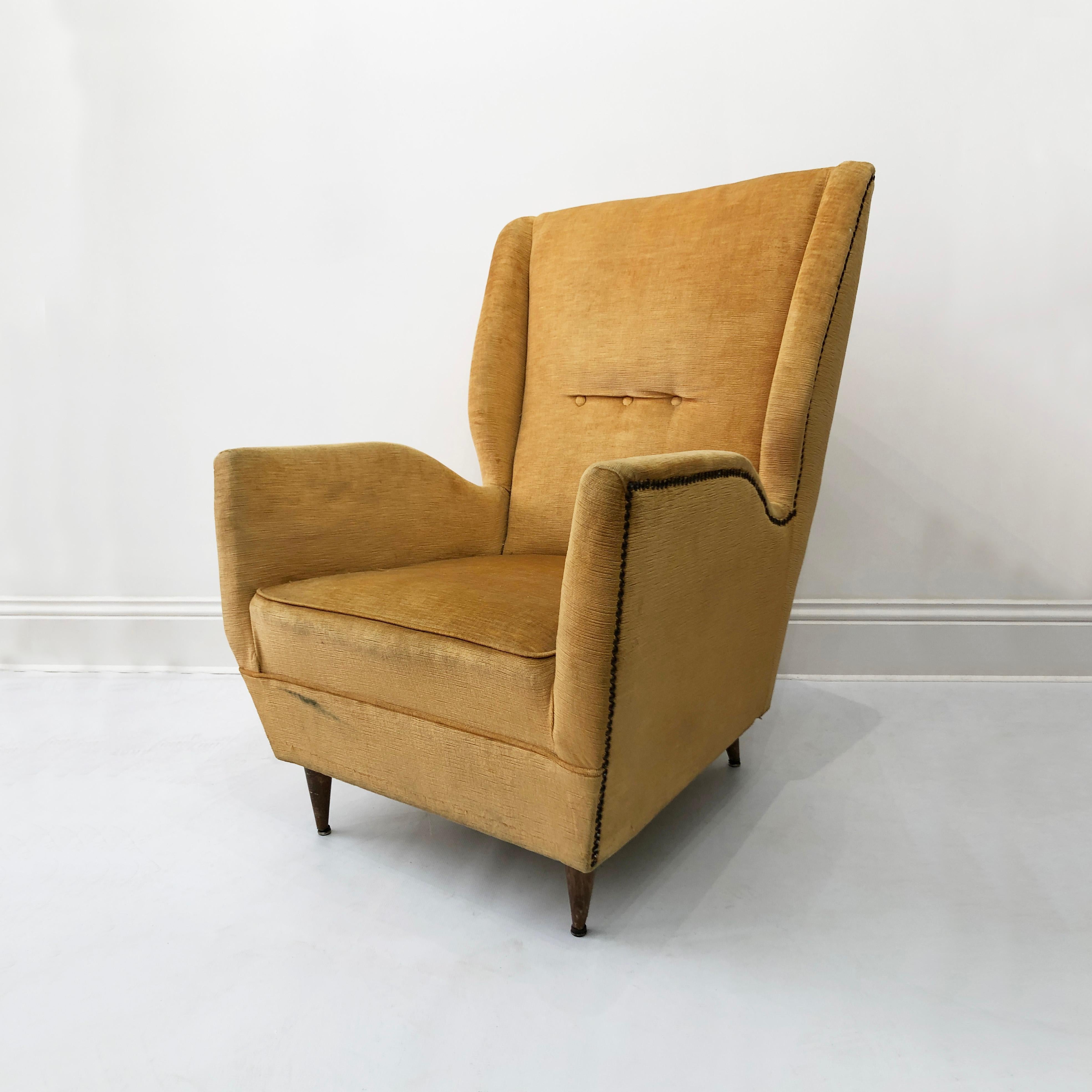 Gio Ponti For I.S.A Wingback Armchair, 1950s Midcentury In Distressed Condition For Sale In London, GB