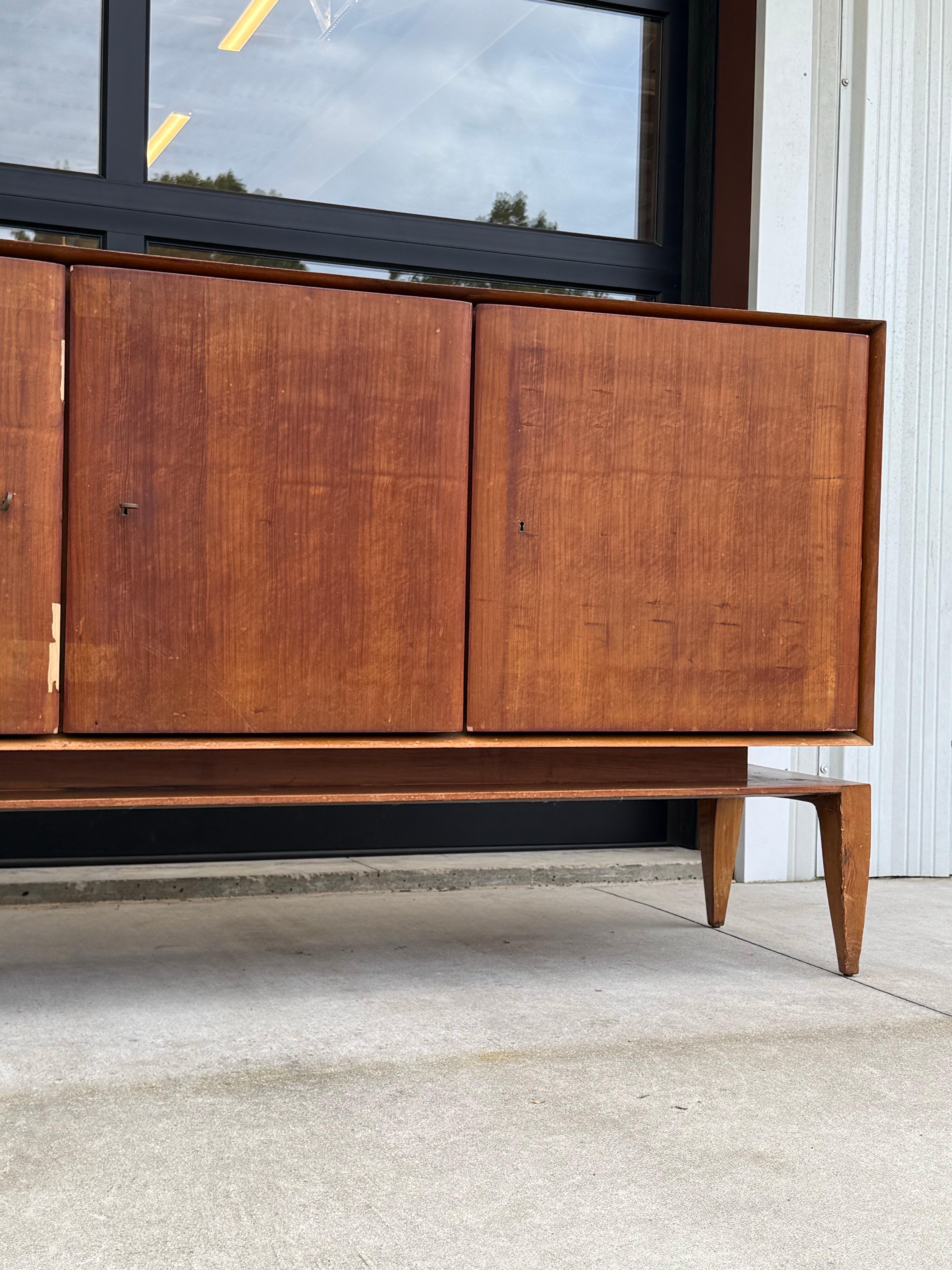 Gio Ponti for M. Singer and Sons Rare Model 2160 Floating Credenza For Sale 5