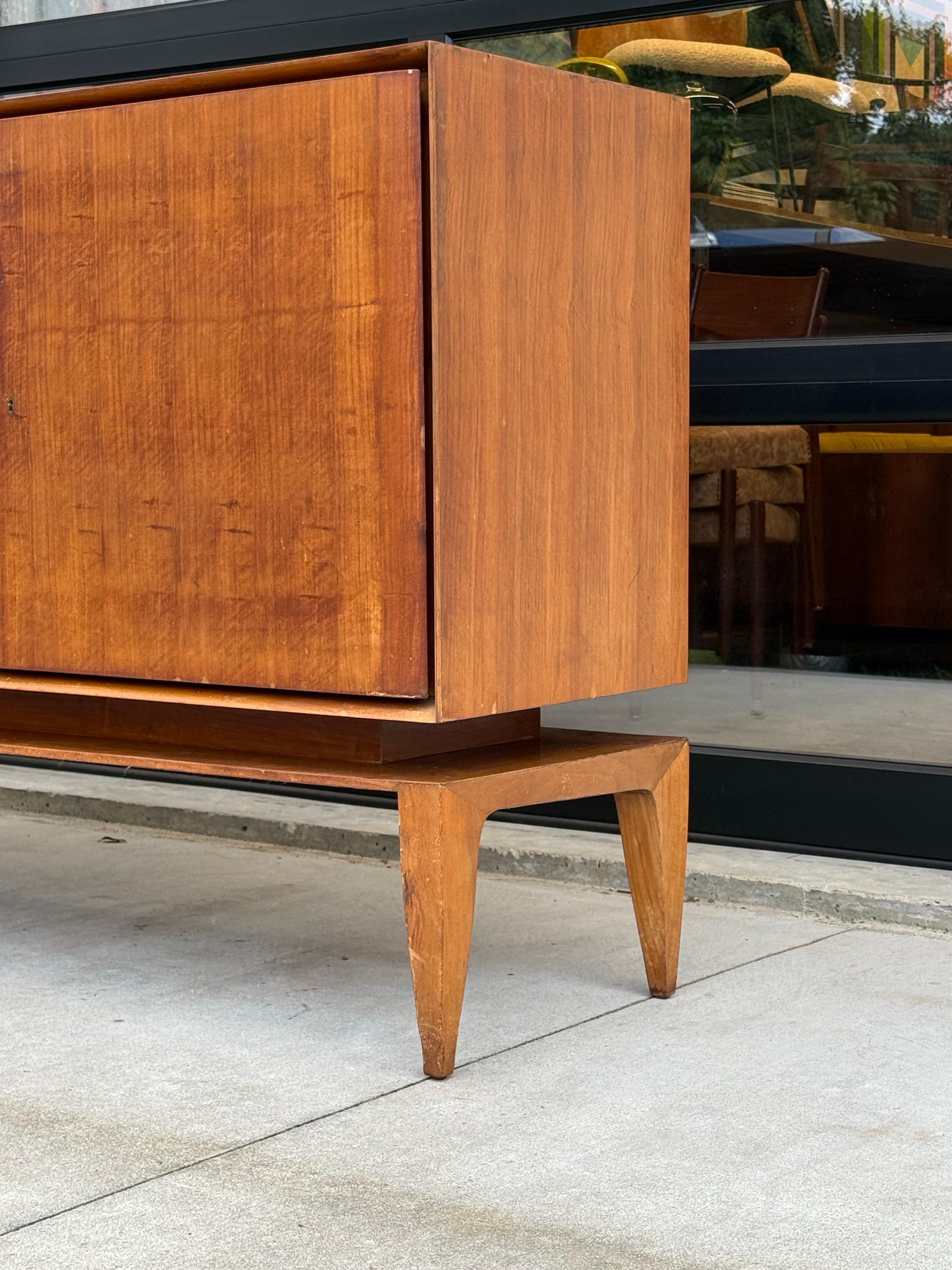 Gio Ponti for M. Singer and Sons Rare Model 2160 Floating Credenza For Sale 6