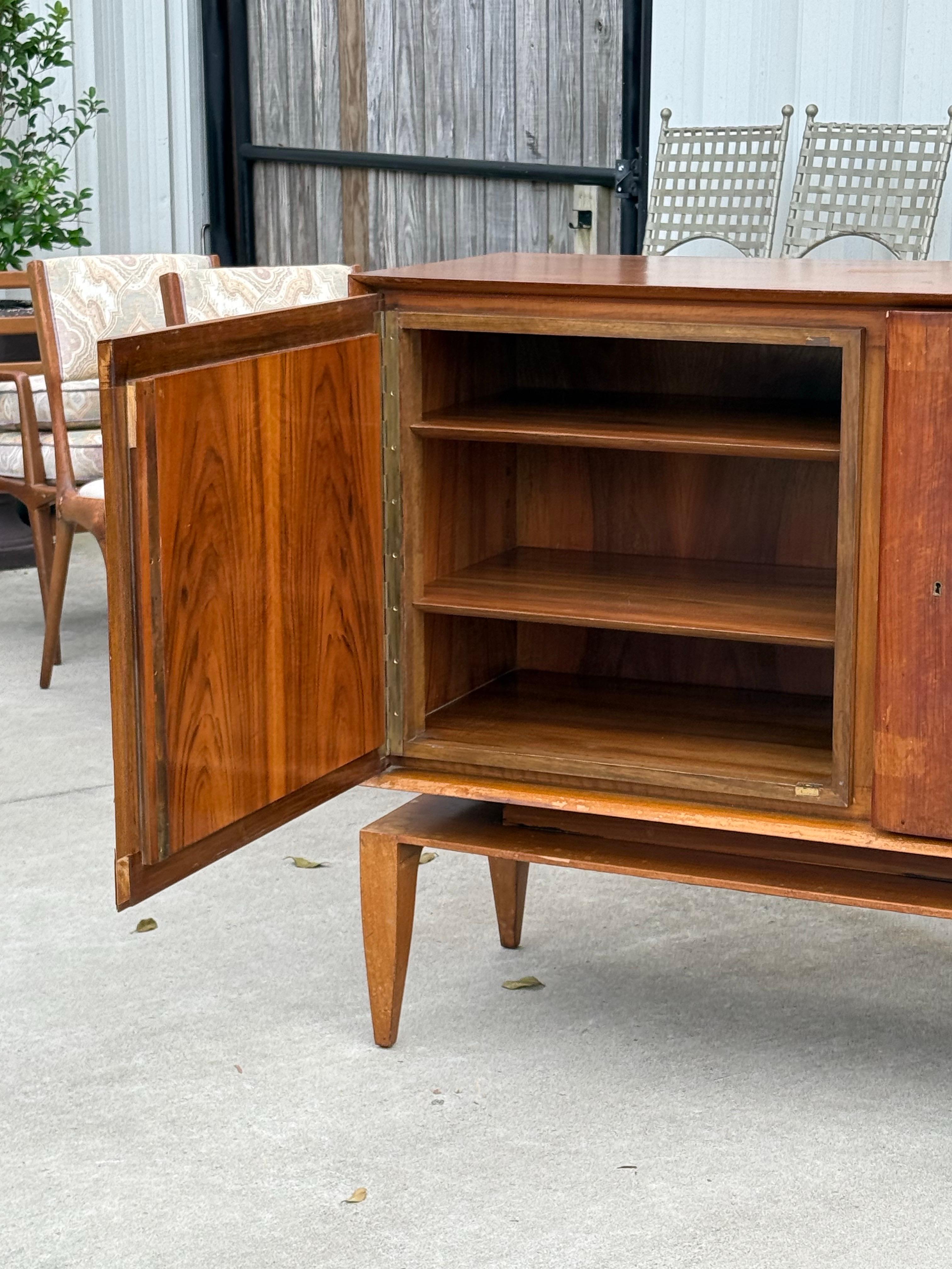 Gio Ponti for M. Singer and Sons Rare Model 2160 Floating Credenza In Good Condition For Sale In Raleigh, NC