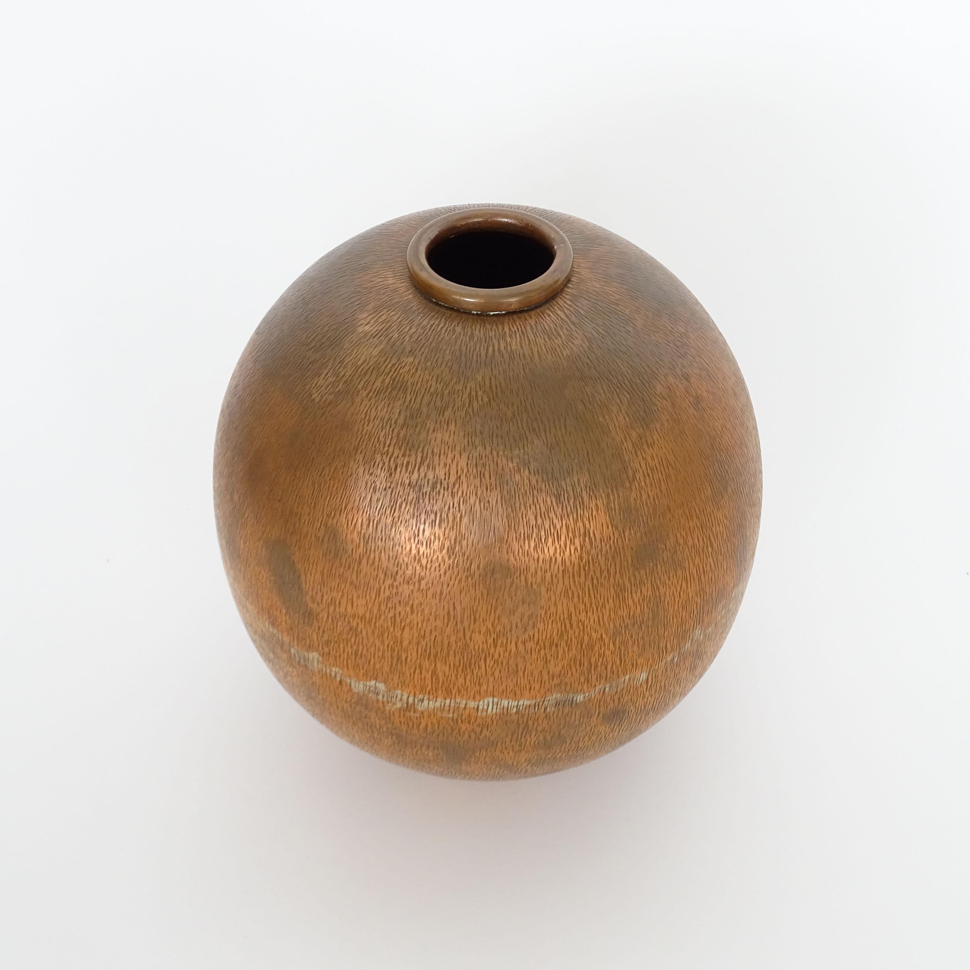 Beautiful copper vase designed by Gio Ponti and executed by Nino Ferrari for Casa & Giardino, Italy, 1930s.