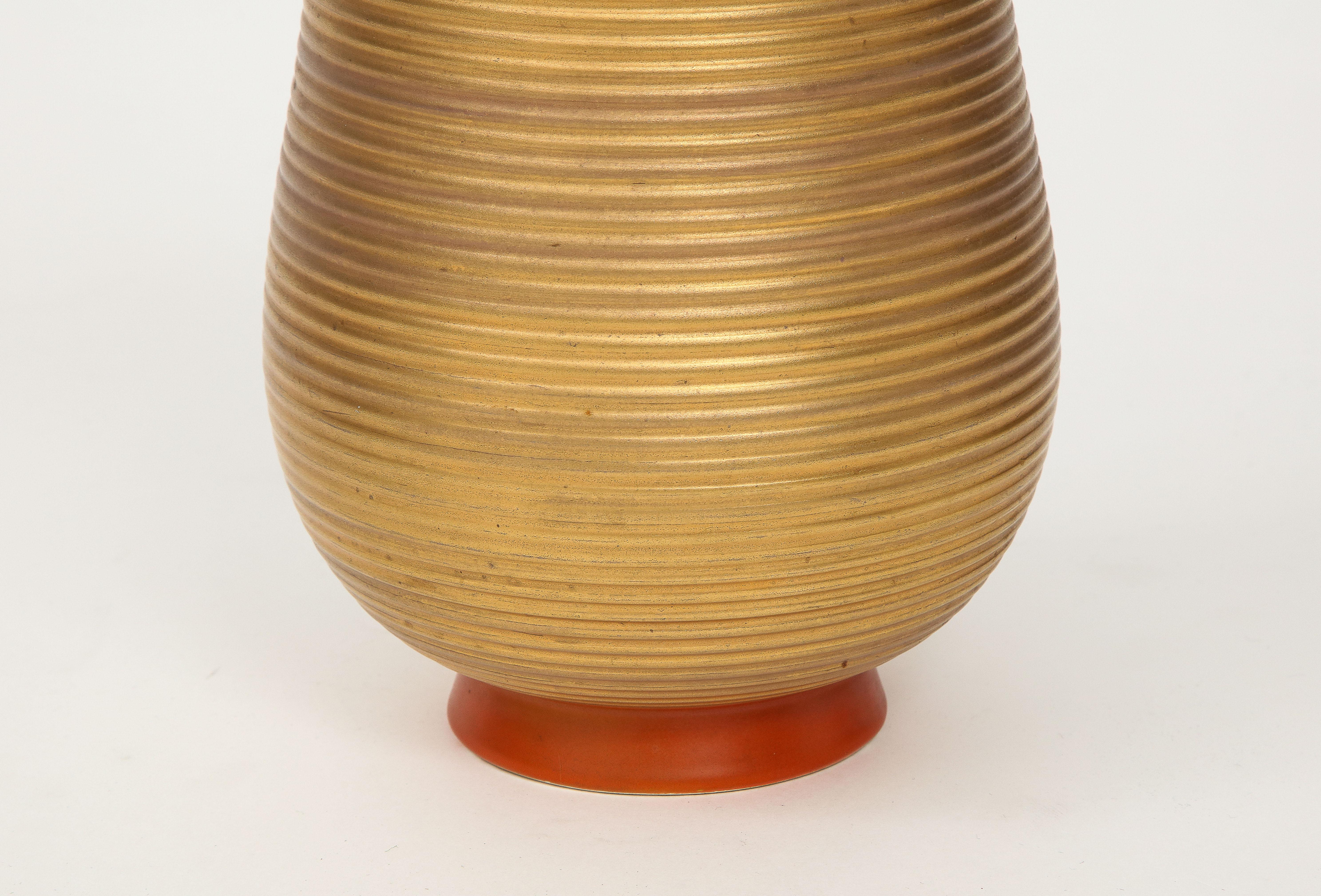 Milieu du XXe siècle Gio Ponti pour Richard Ginori Vase rare en porcelaine Gran Rosso di Doccia Modèle 380T en vente