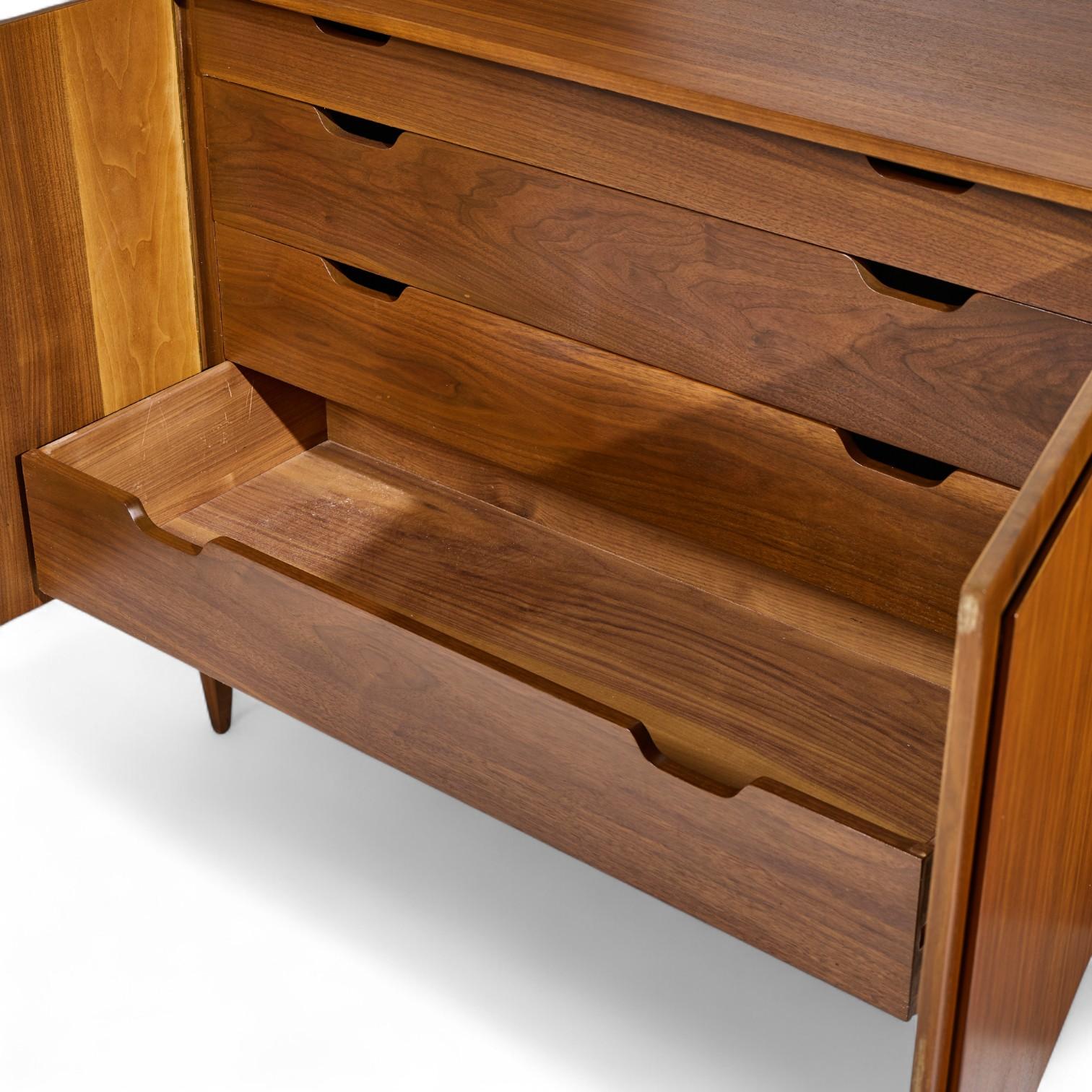 Gio Ponti for Singer and Sons meuble de rangement mi-siècle en noyer Modèle 2160 en vente 2