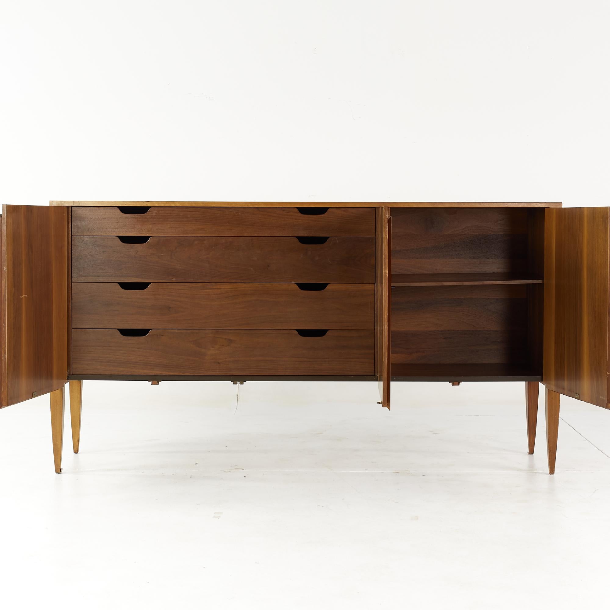 Gio Ponti for Singer and Sons Mid Century Model 2160 Walnut Cabinet In Good Condition For Sale In Countryside, IL