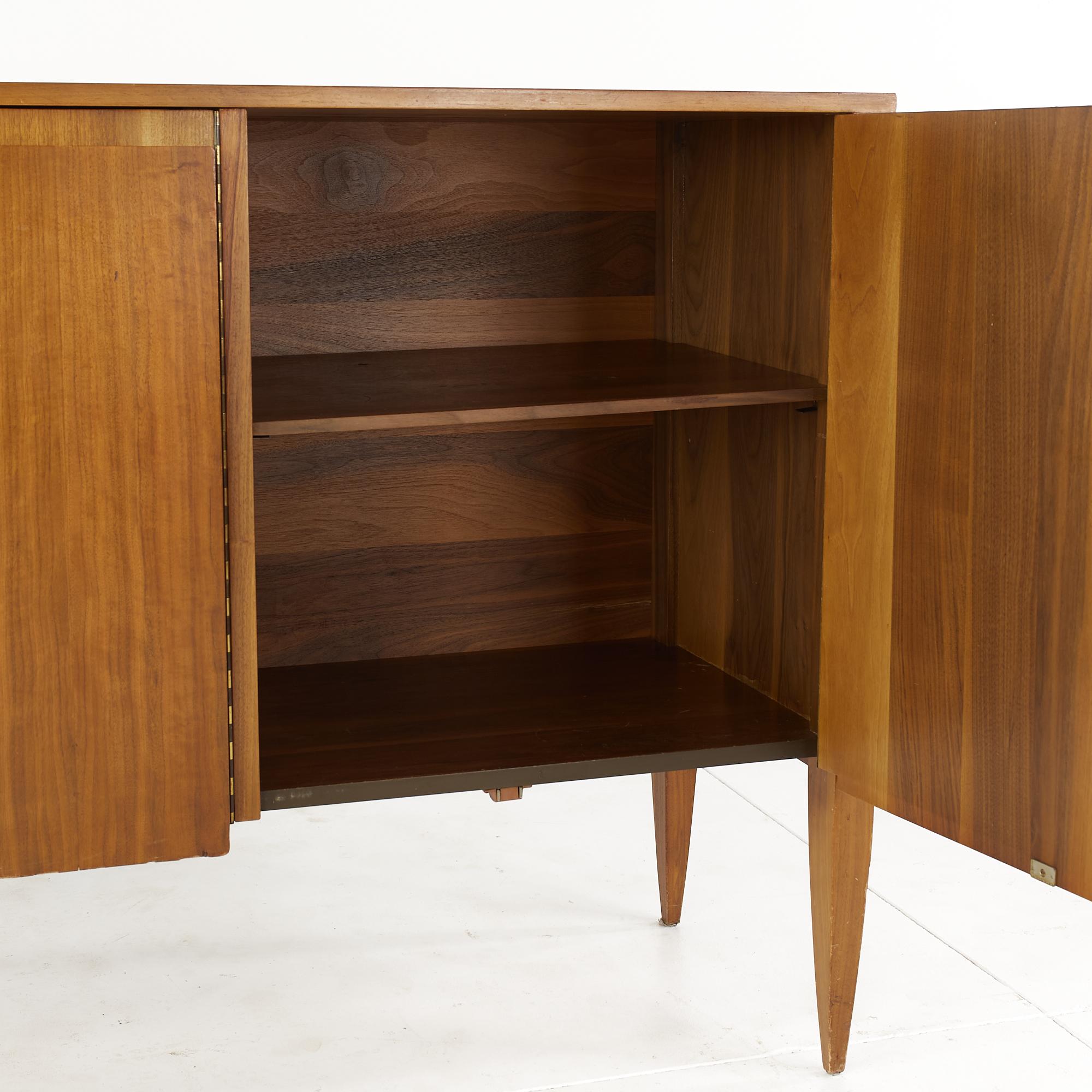 Gio Ponti for Singer and Sons Mid Century Model 2160 Walnut Cabinet For Sale 1