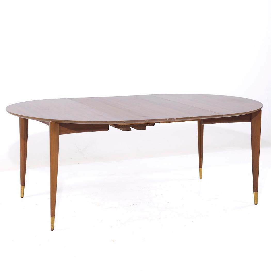 Gio Ponti for Singer and Sons Model 2135 MCM Walnut Expanding Dining Table For Sale 2
