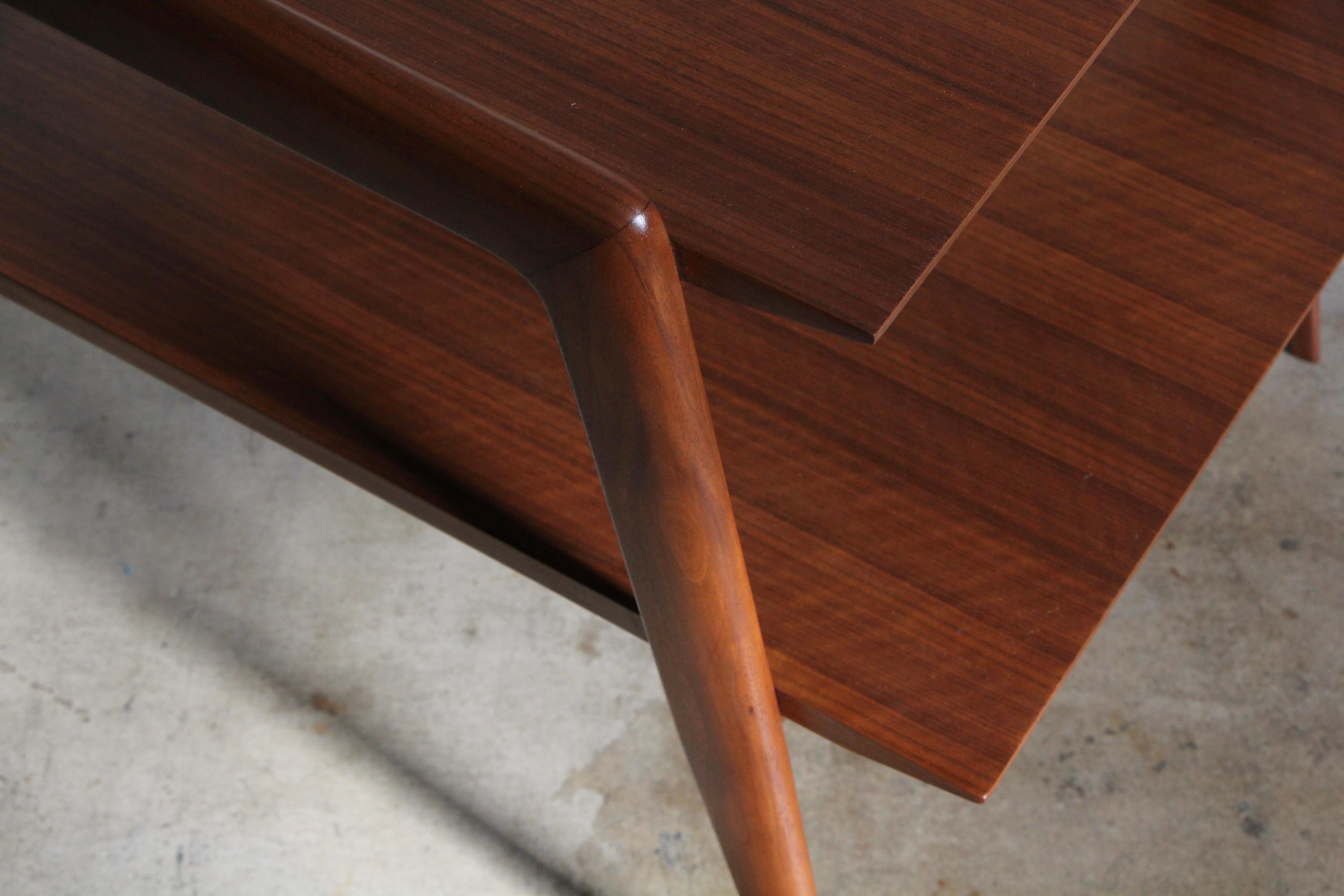 Gio Ponti for Singer and Sons Model '2166' Large Magazine Table, 1950s In Good Condition In Coronado, CA