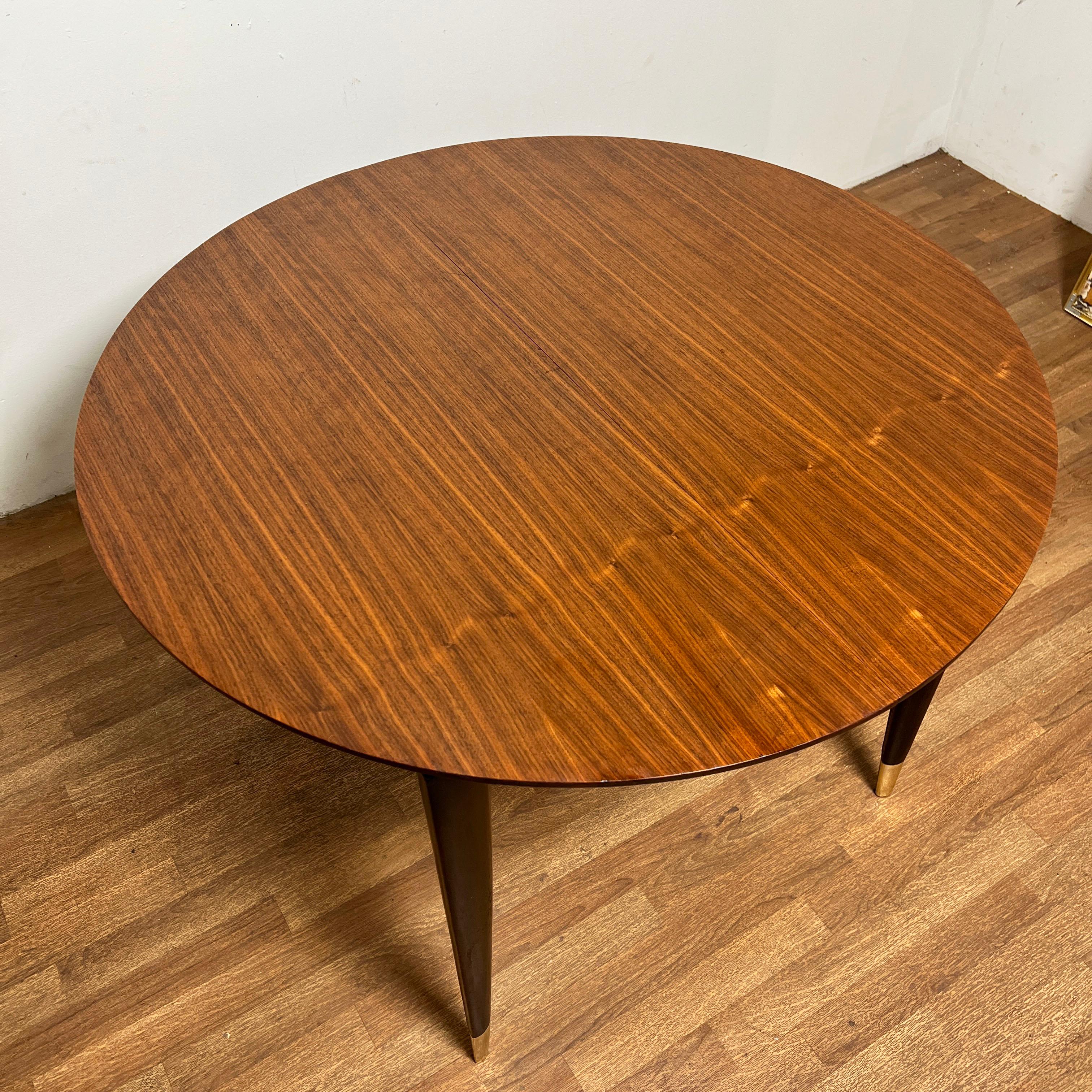 Mid-Century Modern Gio Ponti for Singer Dining Table in Walnut With Brass Sabots Circa 1950s For Sale