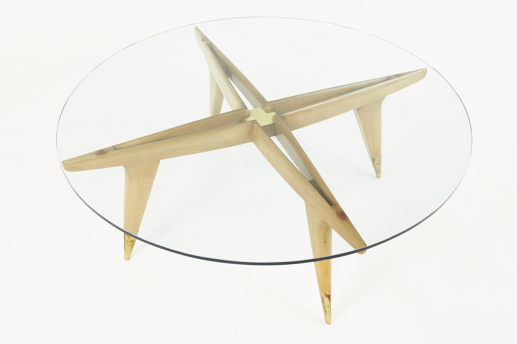 Gio Ponti for Singer & Sons Circa 1948 MCM Walnut and Brass Italian Coffee Table In Good Condition For Sale In Countryside, IL