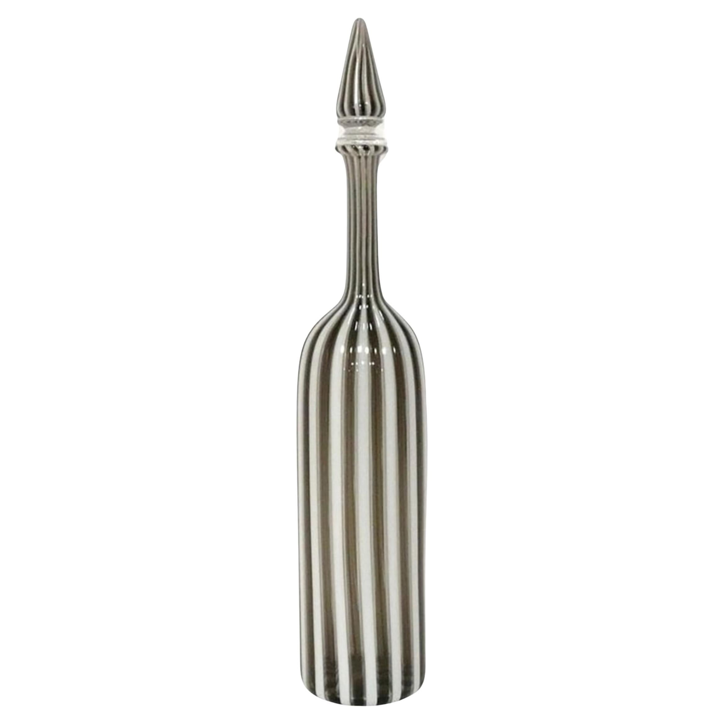 Gio Ponti pour Venini Bouteille en verre Murano avec bouchon, signée