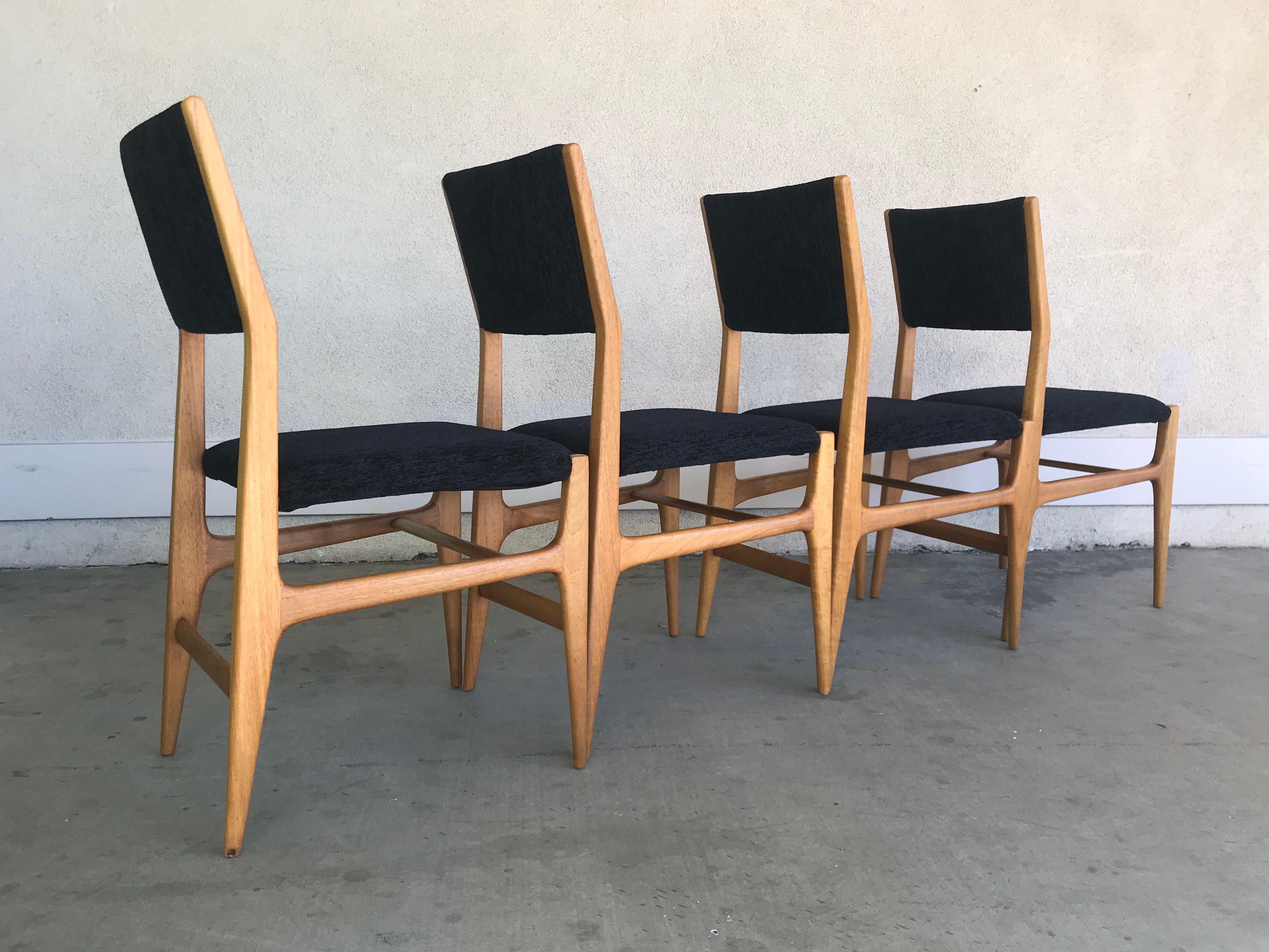 Gio Ponti Dining Chairs, 20th Century 4