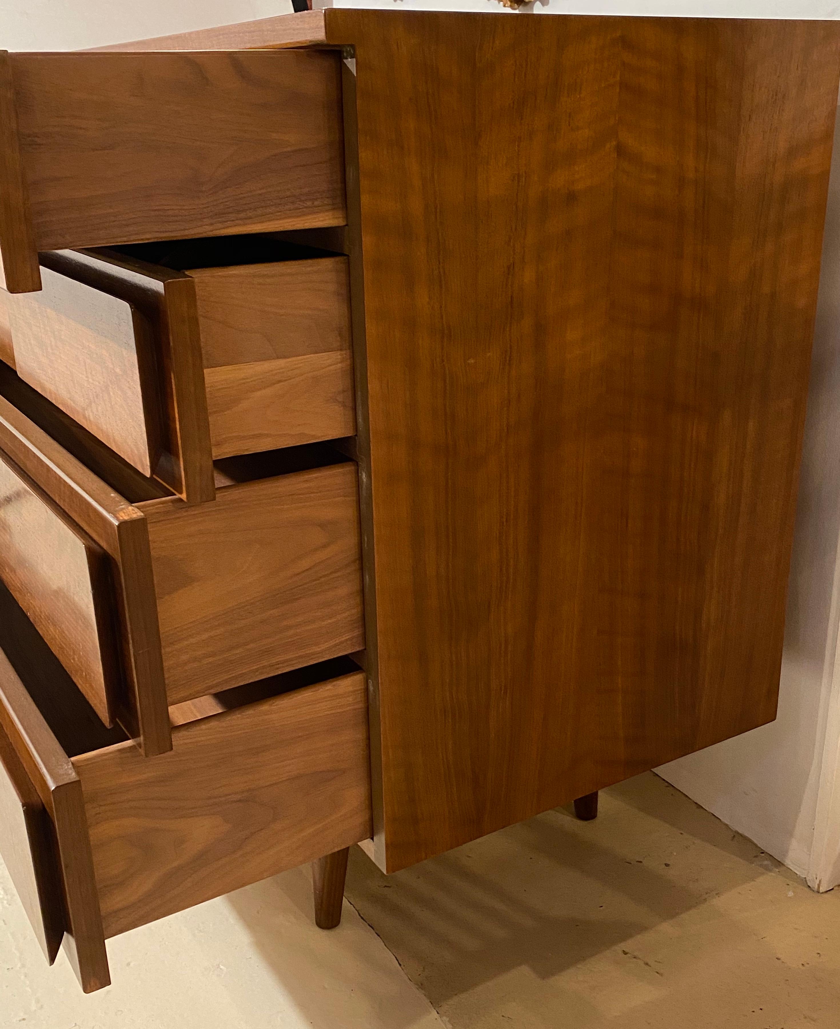 Gio Ponti, Singer and Sons, Italian Mid-Century Modern, Walnut, Chest, 1950s For Sale 2