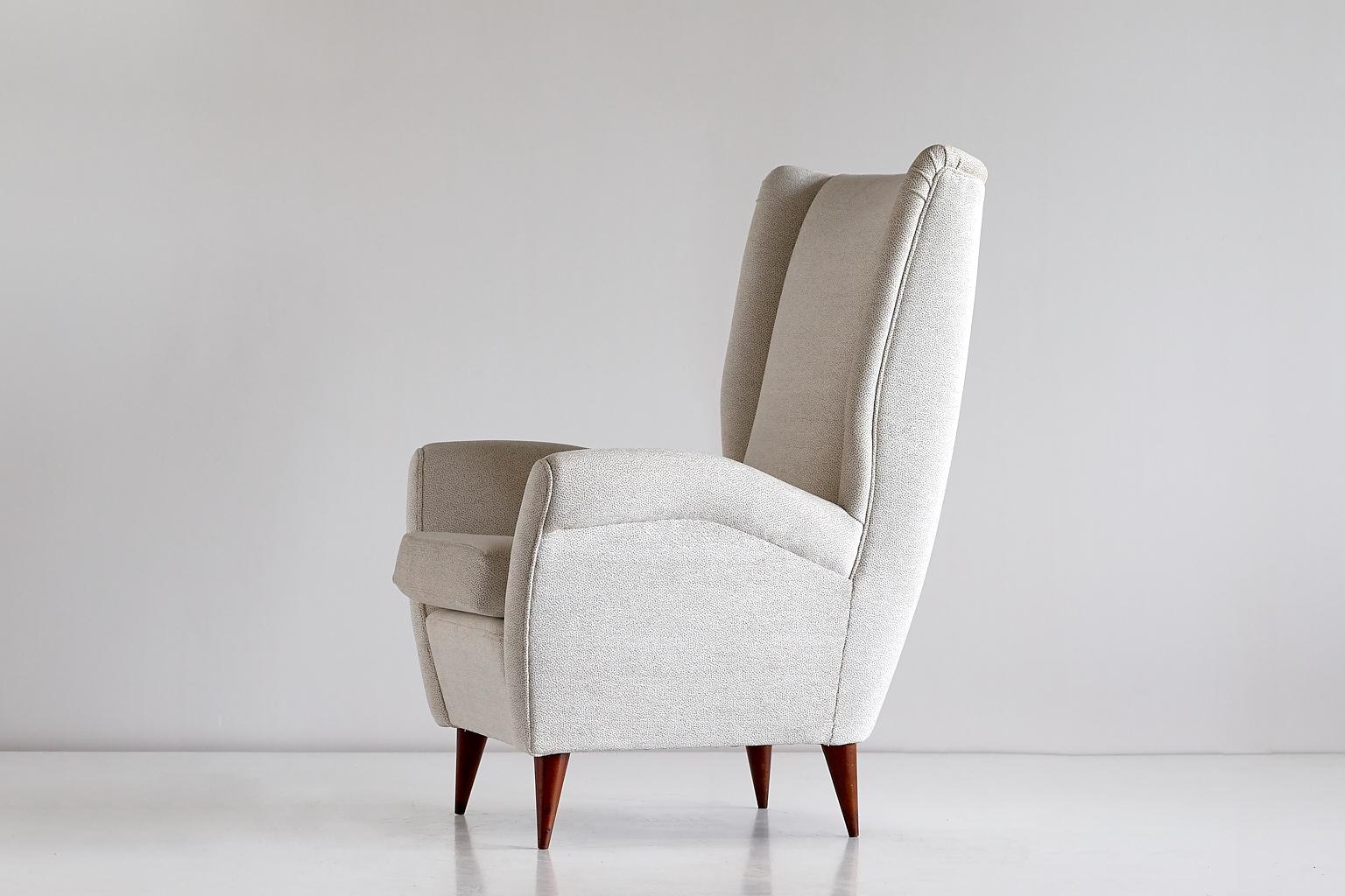 Mid-20th Century Gio Ponti High Back Armchair in Ivory Chenille and Walnut, Italy, Late 1940s