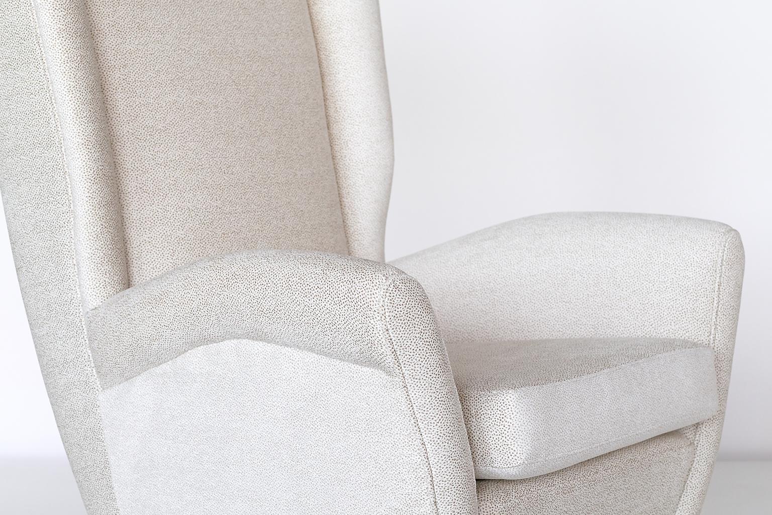 Fabric Gio Ponti High Back Armchair in Ivory Chenille and Walnut, Italy, Late 1940s