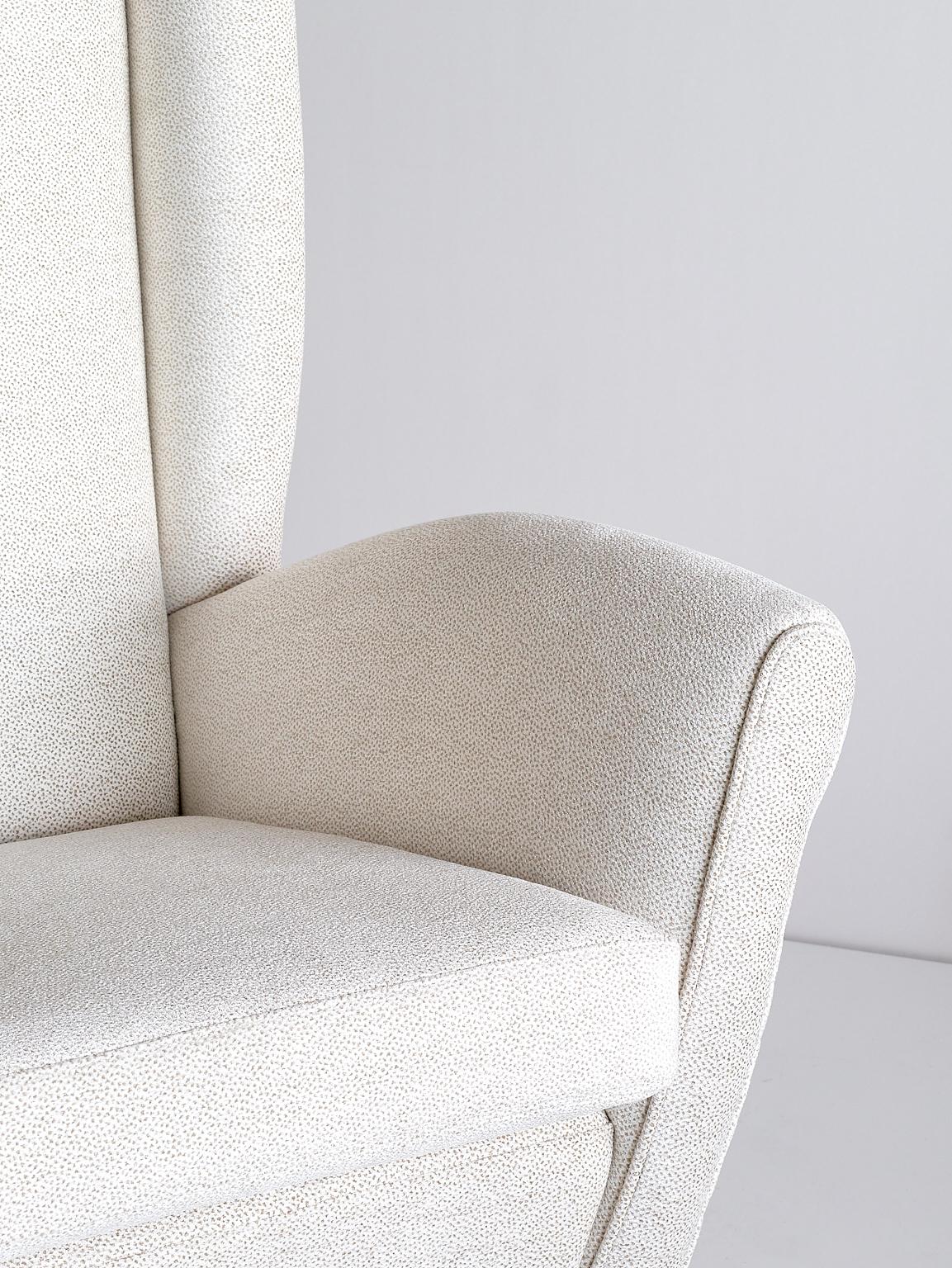Gio Ponti High Back Armchair in Ivory Chenille and Walnut, Italy, Late 1940s 1
