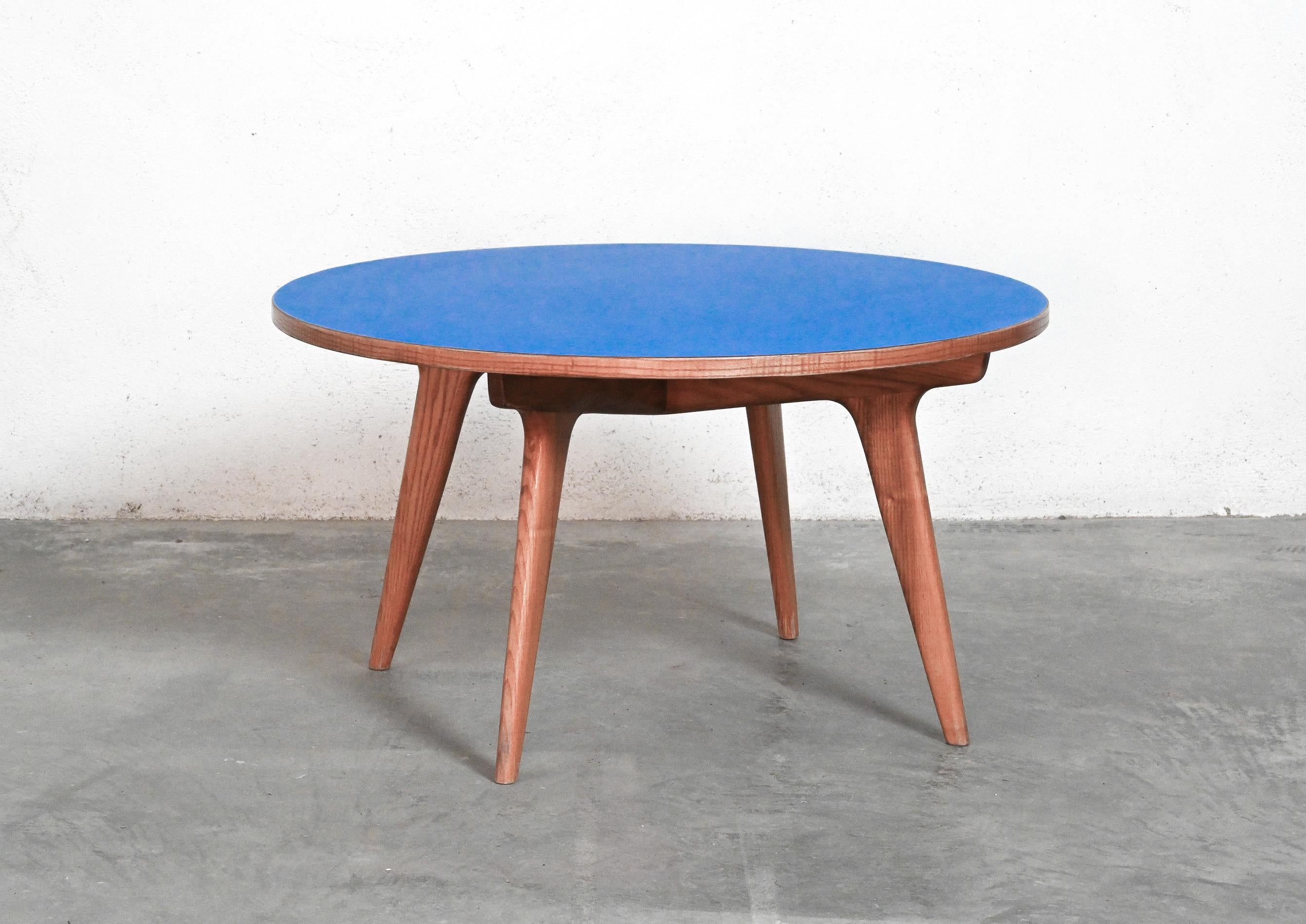 Gio Ponti style Maple and Laminate Circular Low Table For Sale 4