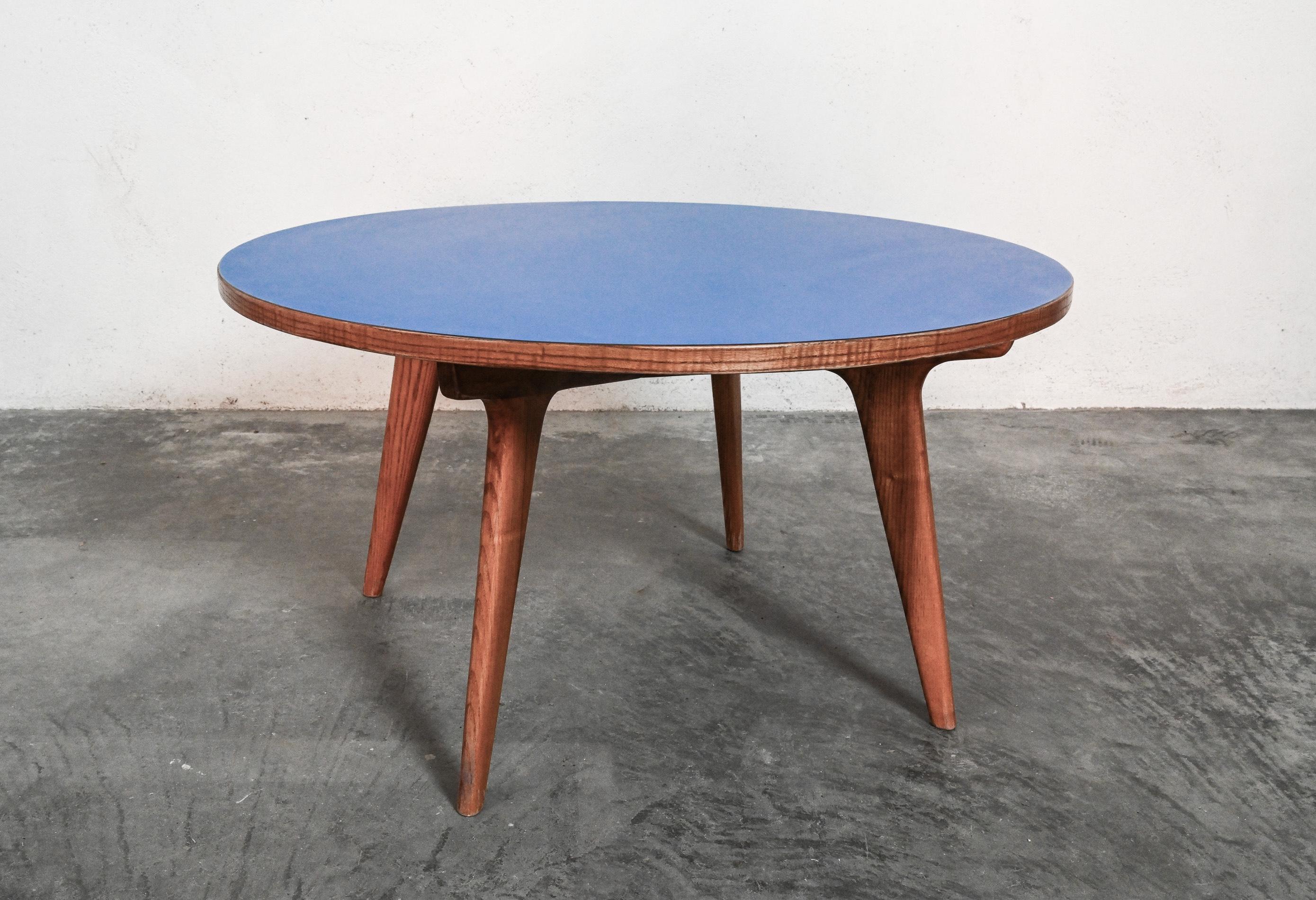 Late 20th Century Gio Ponti style Maple and Laminate Circular Low Table For Sale