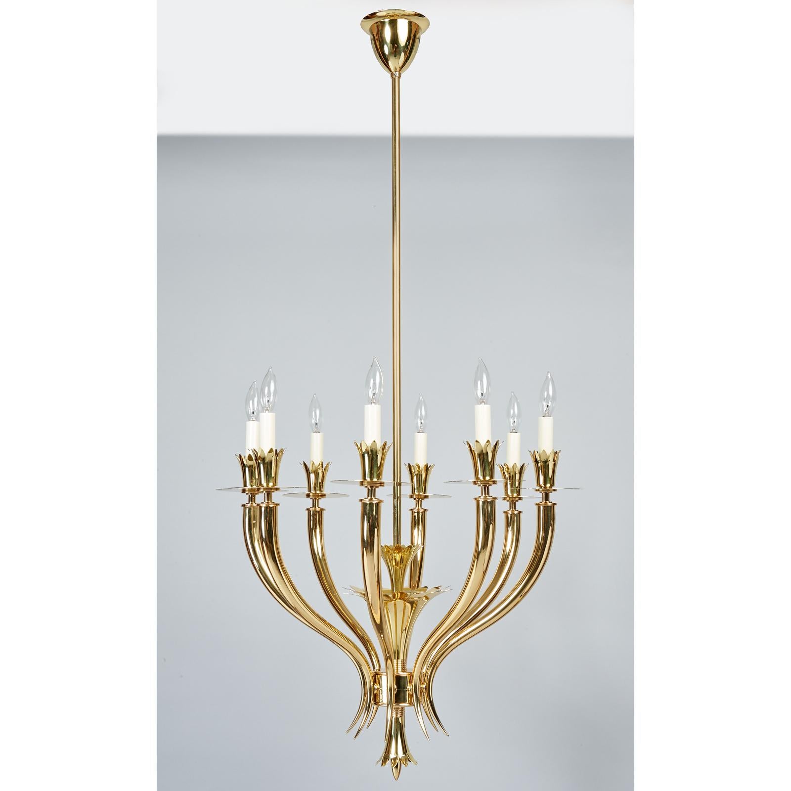 Mid-Century Modern Gio Ponti: Important Geometric 8-Arm Chandelier in Polished Brass, Italy 1930s For Sale