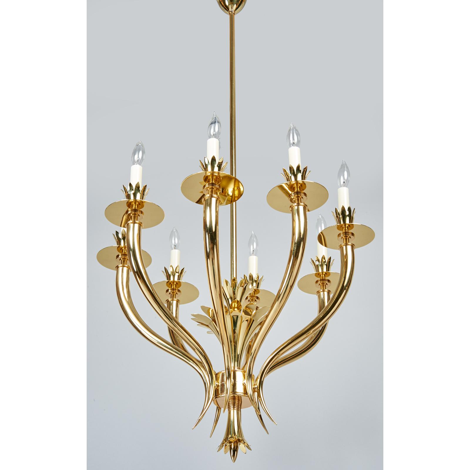 Gio Ponti: Important Geometric 8-Arm Chandelier in Polished Brass, Italy 1930s In Excellent Condition For Sale In New York, NY