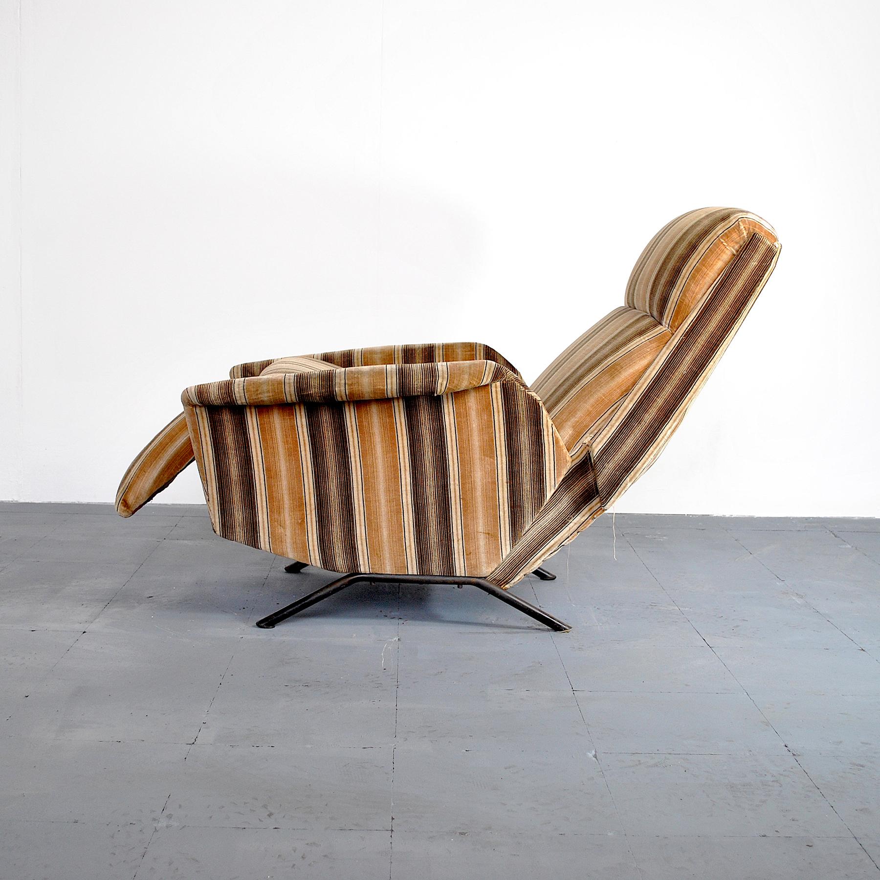 Gio Ponti in the Manner Armchair In Good Condition In bari, IT