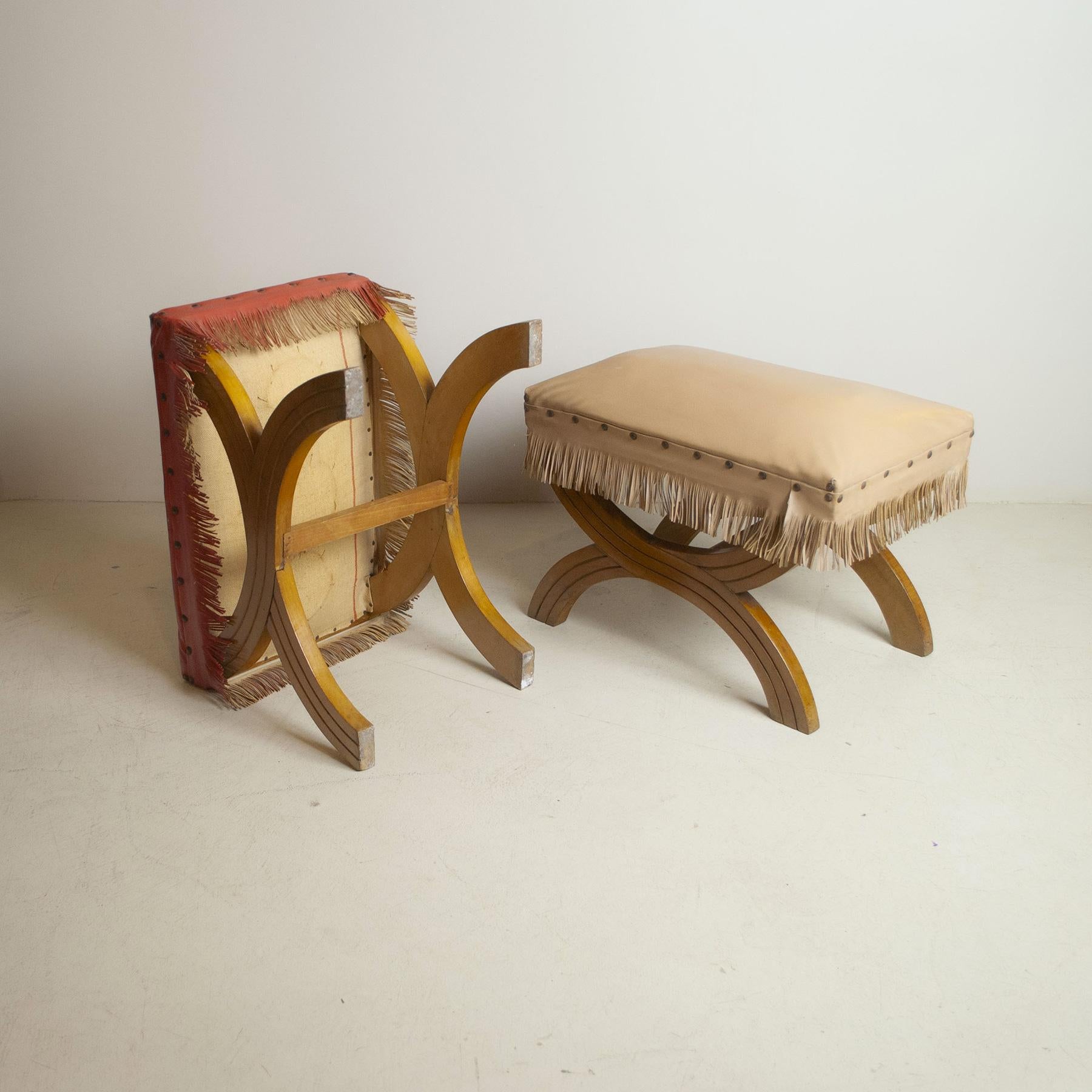 Gio Ponti in the Style Pair of Wooden Stools from the 1960s For Sale 1