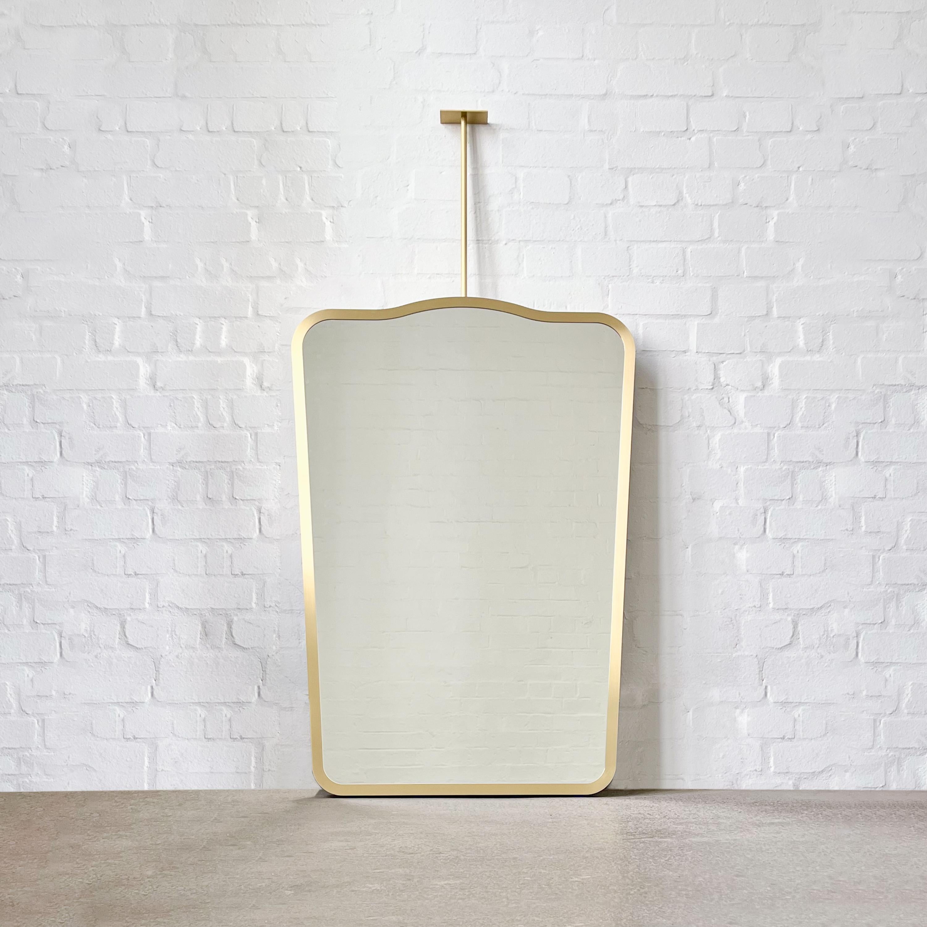 Art déco Miroir suspendu d'inspiration Gio Ponti, cadre en laiton, quatre vintage en vente
